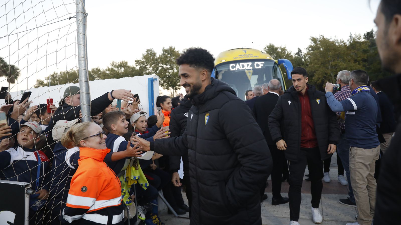 Las fotos de la visita del Cádiz CF para celebrar el 50 aniversario del CD Guadiaro