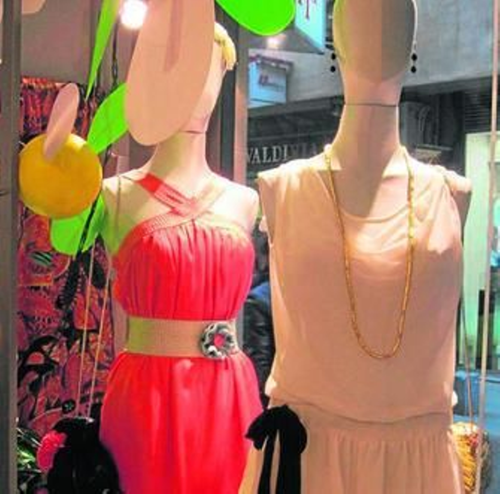 Firmas nacionales e internacionales