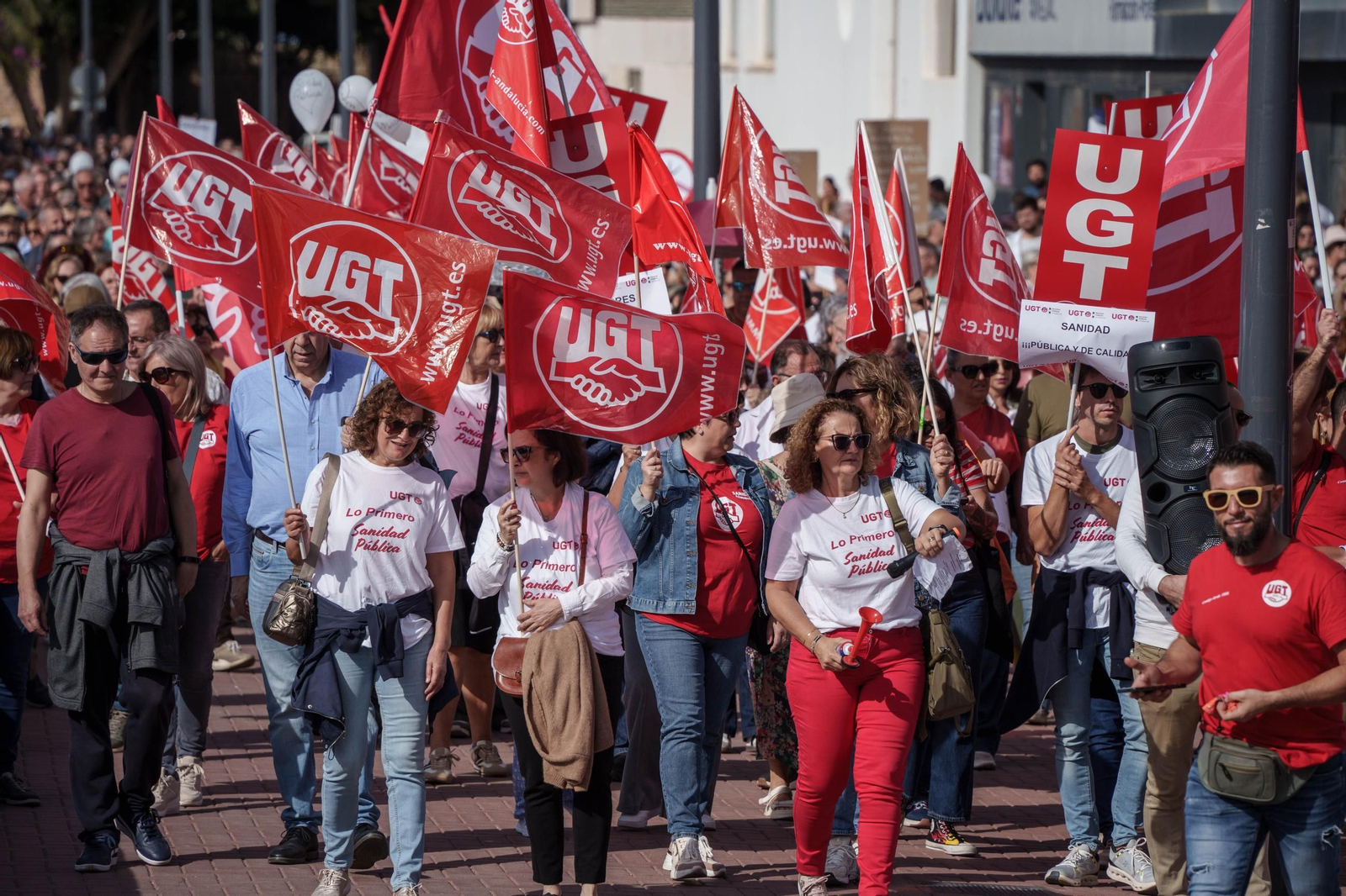 "La sanidad se defiende, gobierne quien gobierne", Almería se lanza a las calles por la sanidad pública