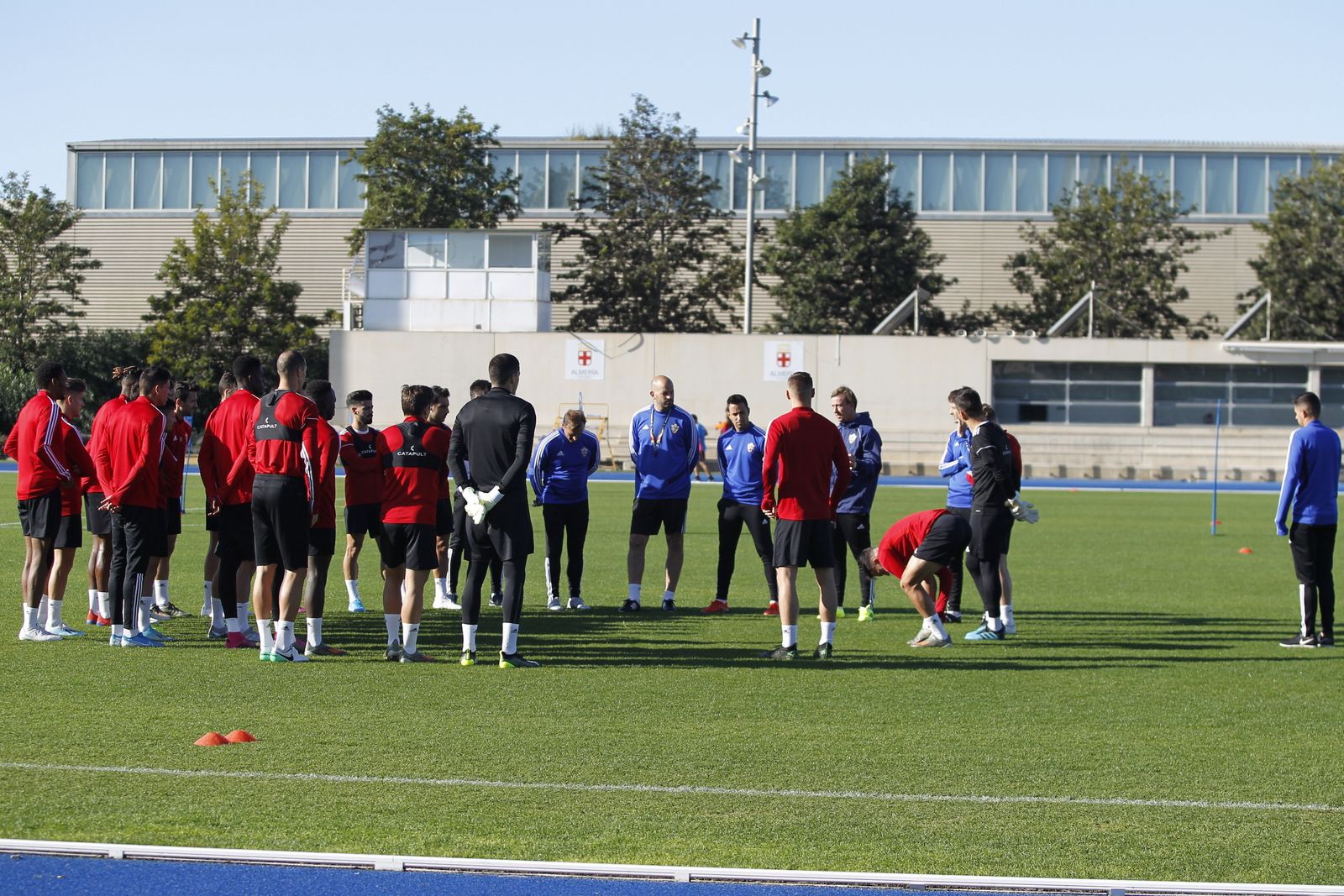 Fotogalería del entrenamiento del Almería previa al partido ante el Numancia