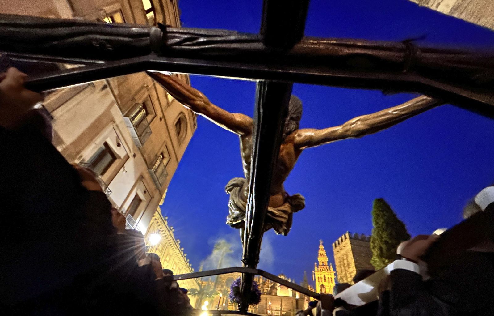 las imágenes de la procesión de el Cristo de la Buena Muerte y la Virgen de la Angustia
