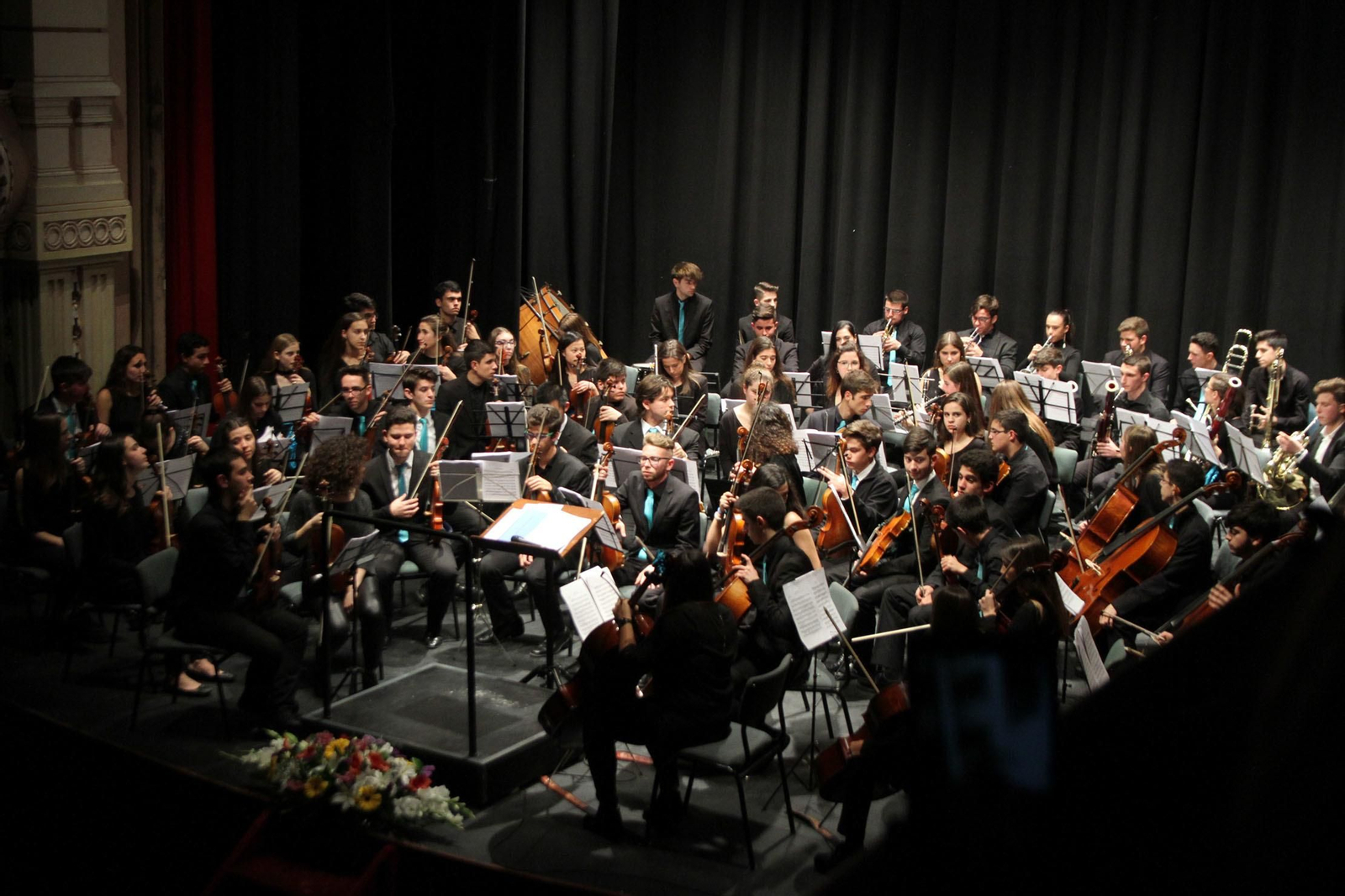La Asociación de Industrias Químicas, Básicas y Energéticas de Huelva (Aiqbe) organiza un concierto que corre a cargo de la Orquesta Sinfónica del Conservatorio Profesional de Música de Huelva 'Javier Perianes'