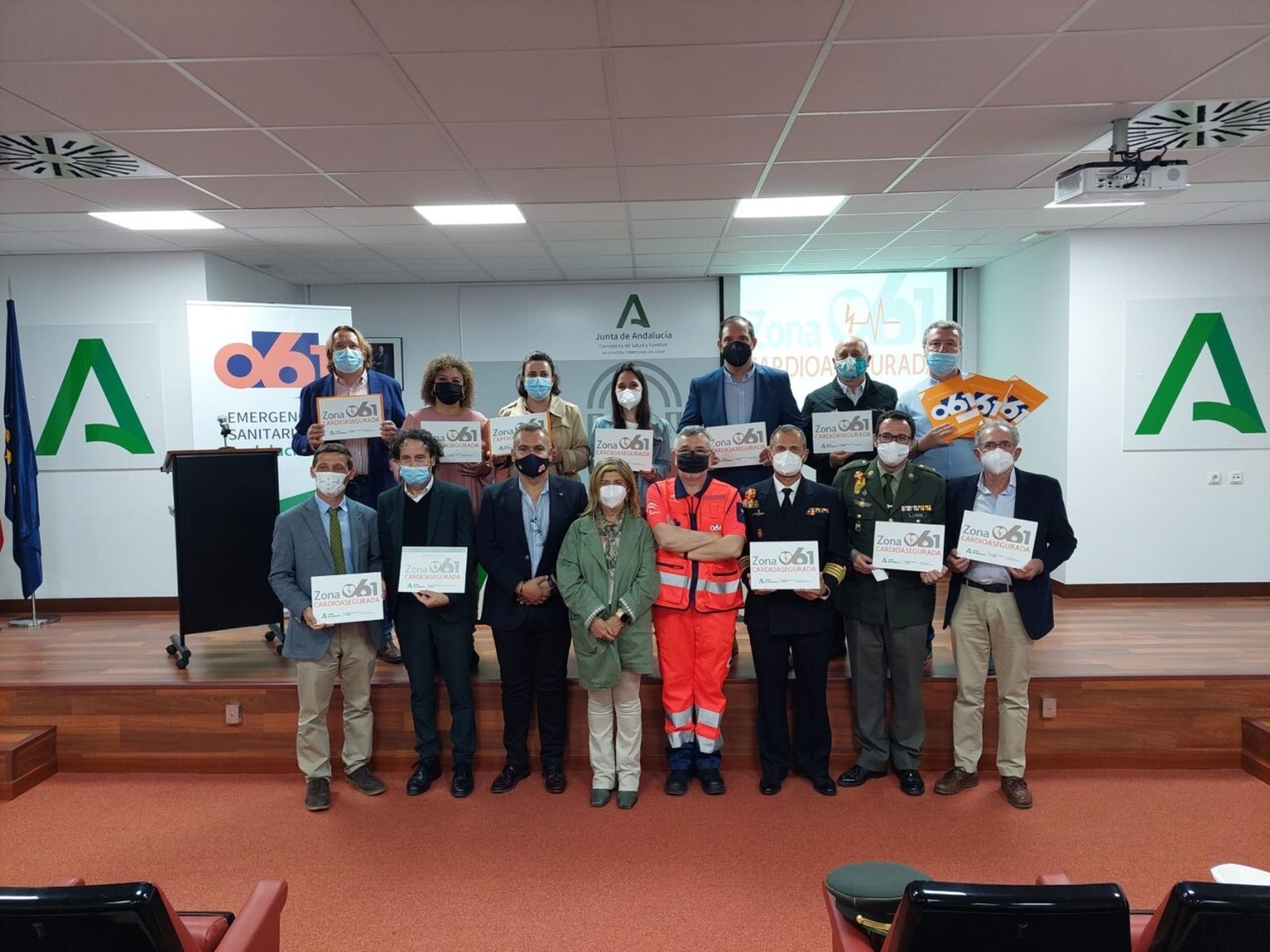 Recibimiento de las distinciones de 'zona cardioasegurada'.