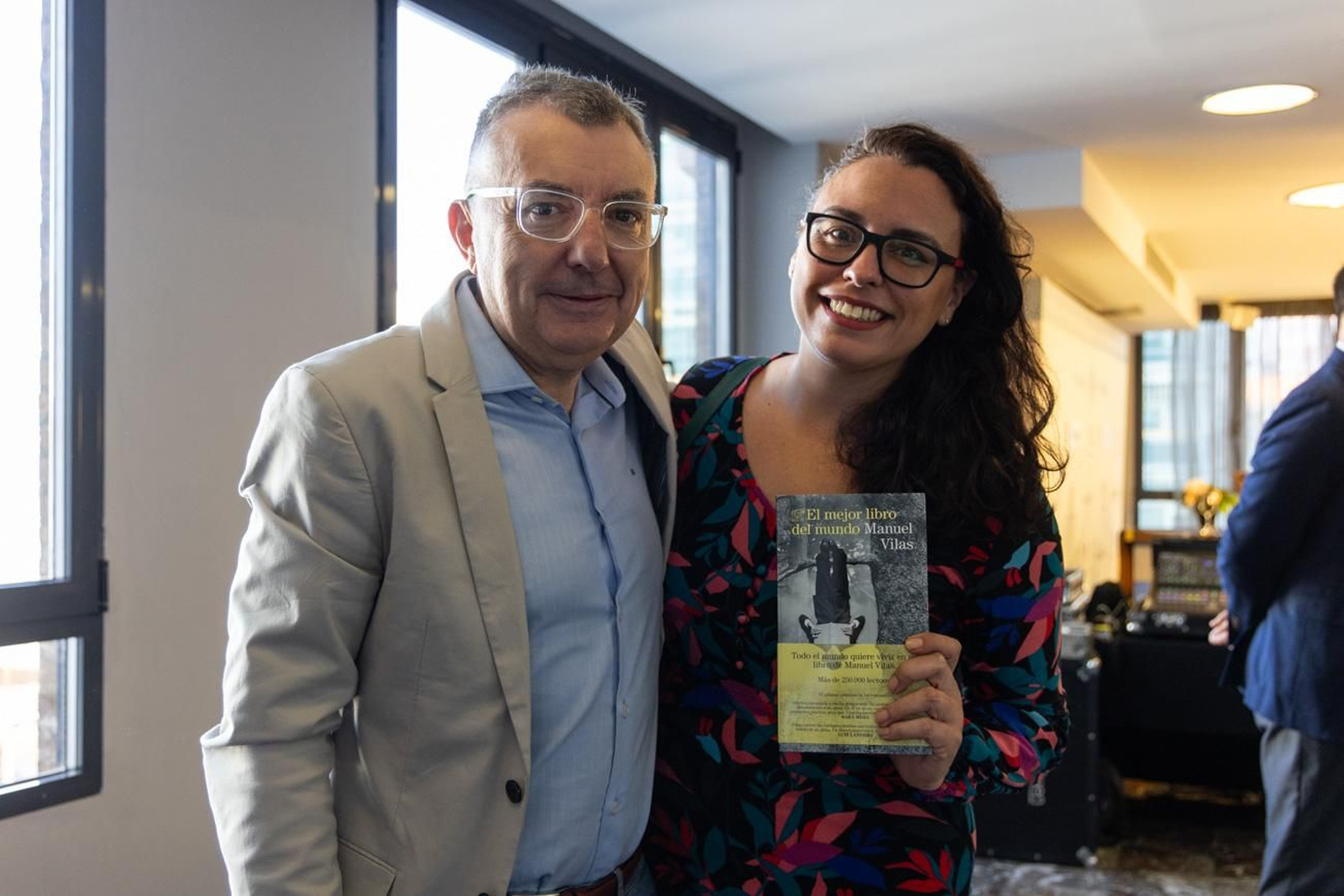 Desayuno y presentación del escritor Manuel Vilas en un encuentro literario dedicado a una de las últimas obras de este autor, 'El mejor libro del mundo'