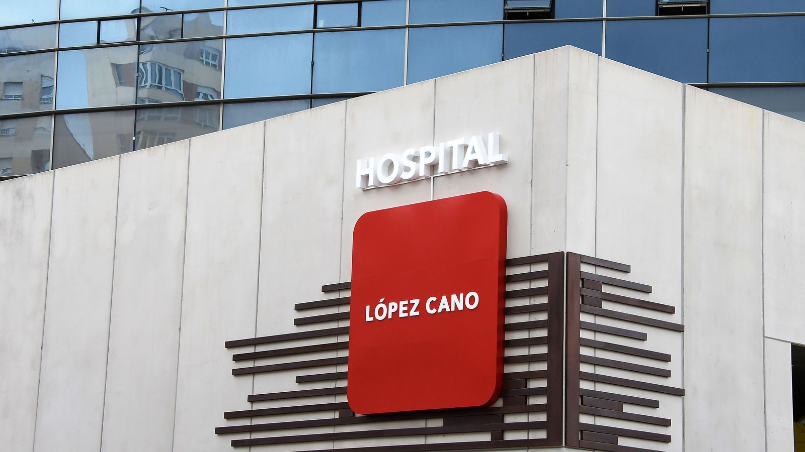 Imagen de fachada exterior del Hospital Dr. López Cano.
