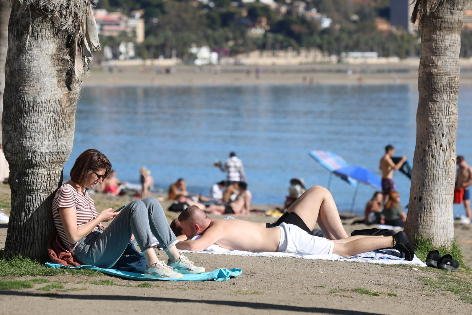 Enero y... día de playa en Málaga: la subida de las temperaturas deja estas imágenes Enero y... día de playa en Málaga: la subida de las temperaturas deja estas imágenes