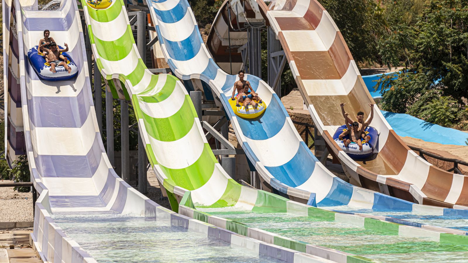 Una de las atracciones que podremos disfrutar en Aqualand Bahí de Cádiz.
