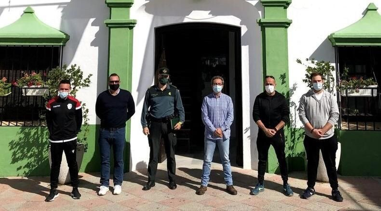 Reunión para diseñar un dispositivo en Puerto Serrano