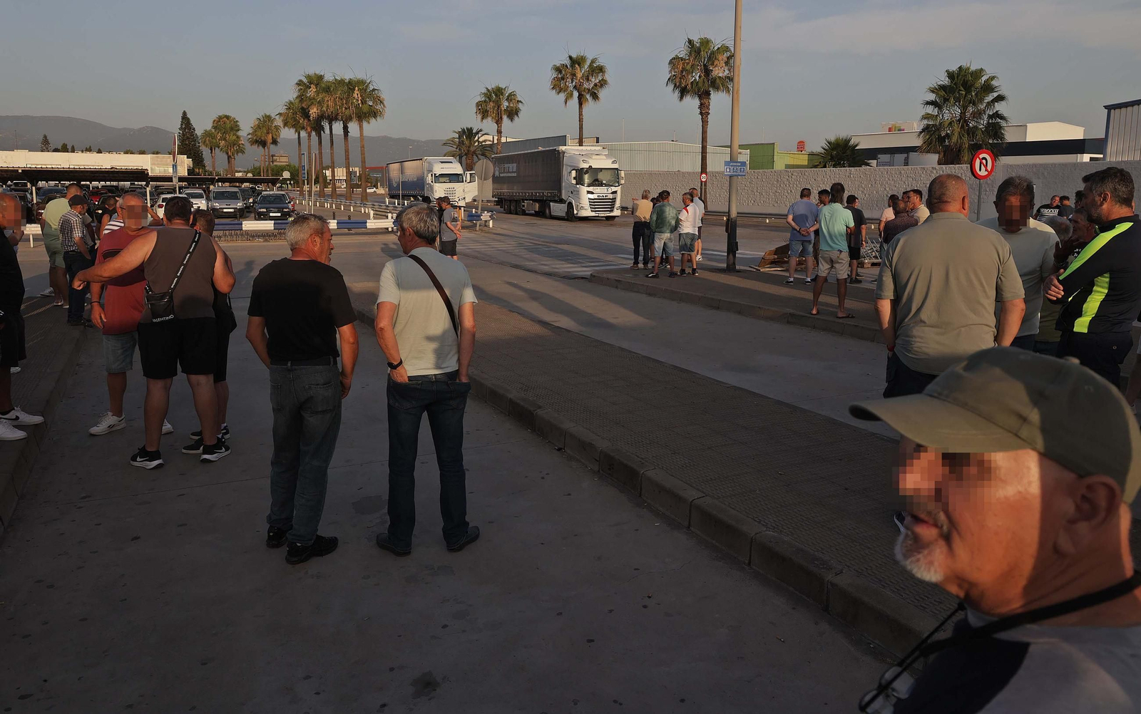 Fotos de la jornada del viernes de la huelga del metal en el Campo de Gibraltar