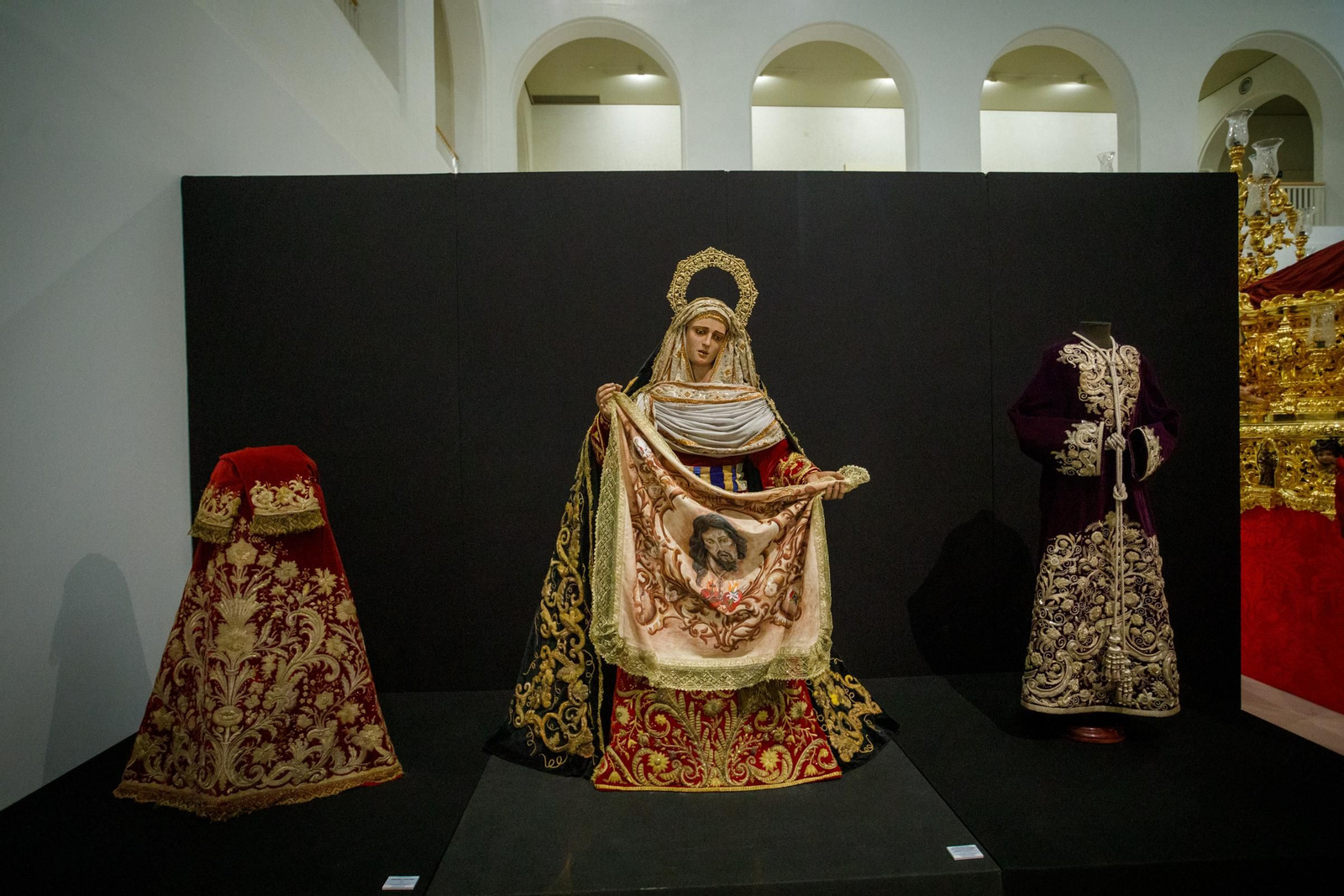 Exposición 'Una historia de fe' de la Semana Santa de Cádiz