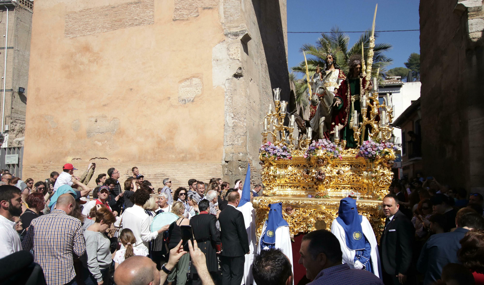 Galería de fotos de La Borriquilla en un soleado Domingo de Ramos