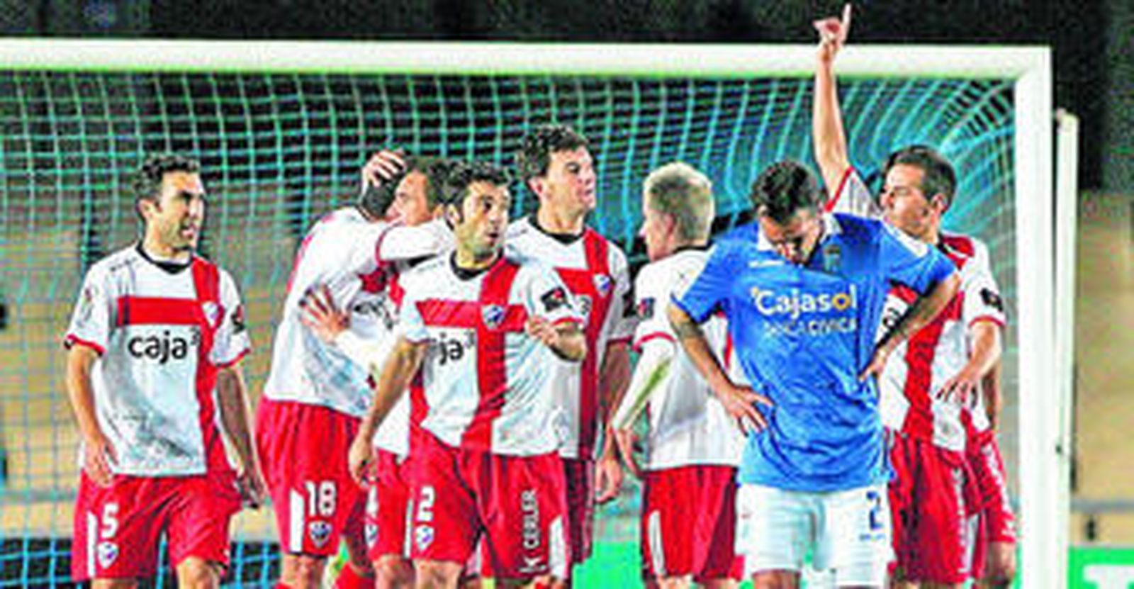 El conjunto oscense se llevó los tres puntos del estadio de Chapín.