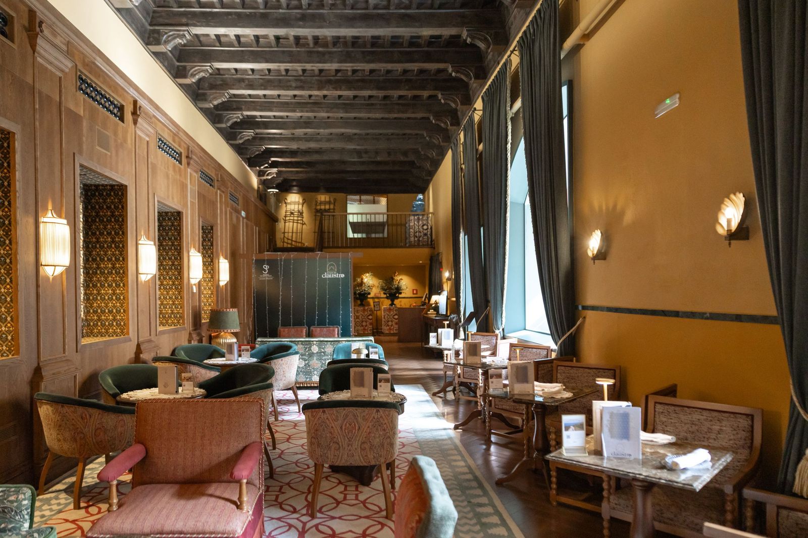 Conciertos de jazz, swing y funk en la Barra del Claustro de Granada