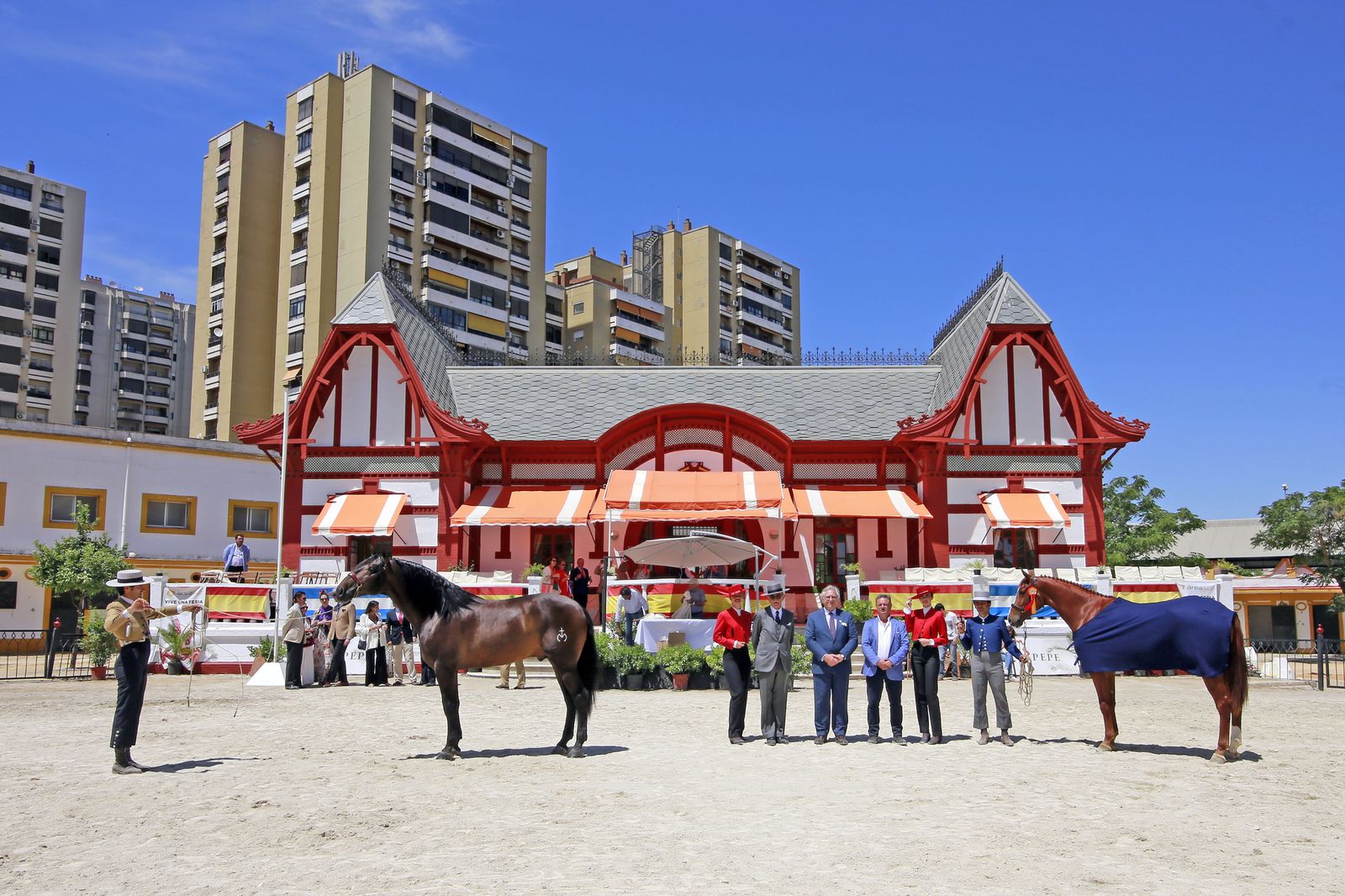 Trofeos de los concursos de Enganches y Morfológicos en la Feria de Jerez