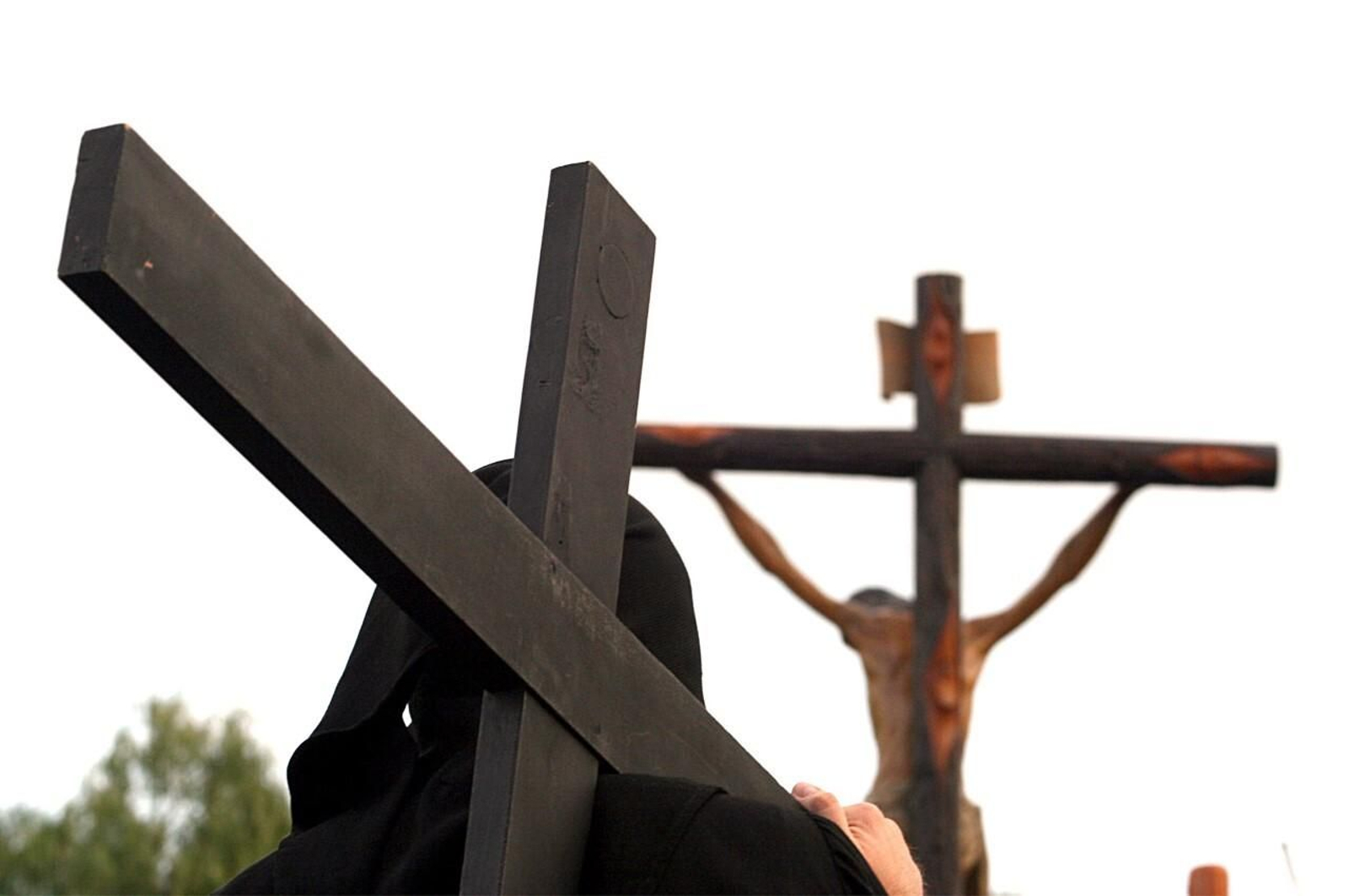 Penitencia tras el Cristo de la Sangre el Martes Santo.