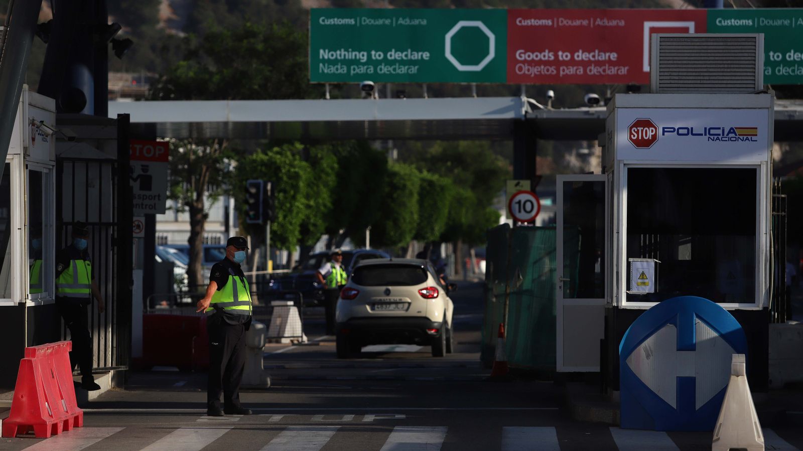 Visita de Arancha González Laya a La Línea y la Verja de Gibraltar
