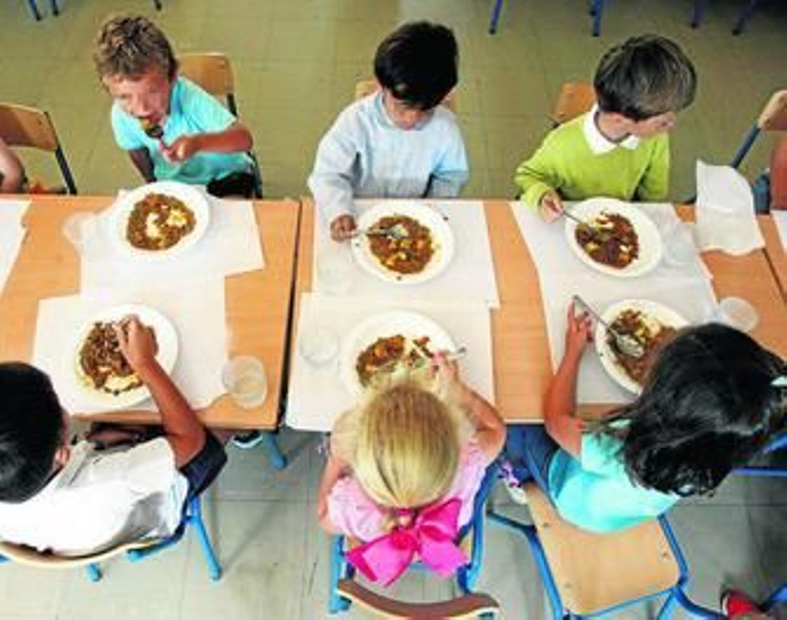 Los espwecialistas recomiendan cuidar la alimentación para no sumar riesgos asociados.