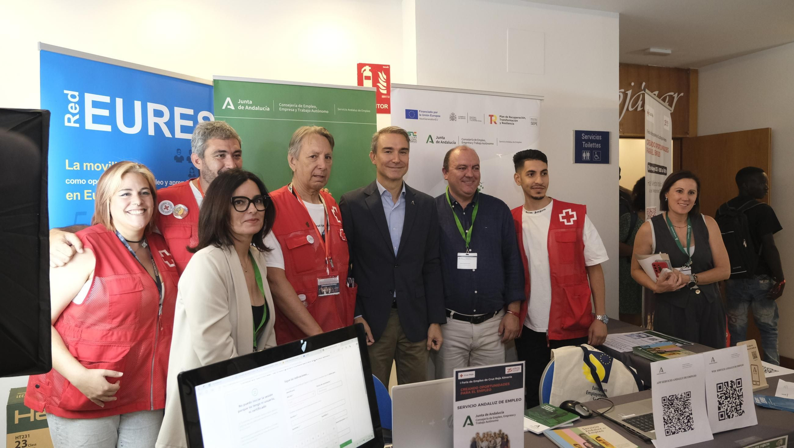 I Feria de Empleo Cruz Roja de Almería, en imágenes