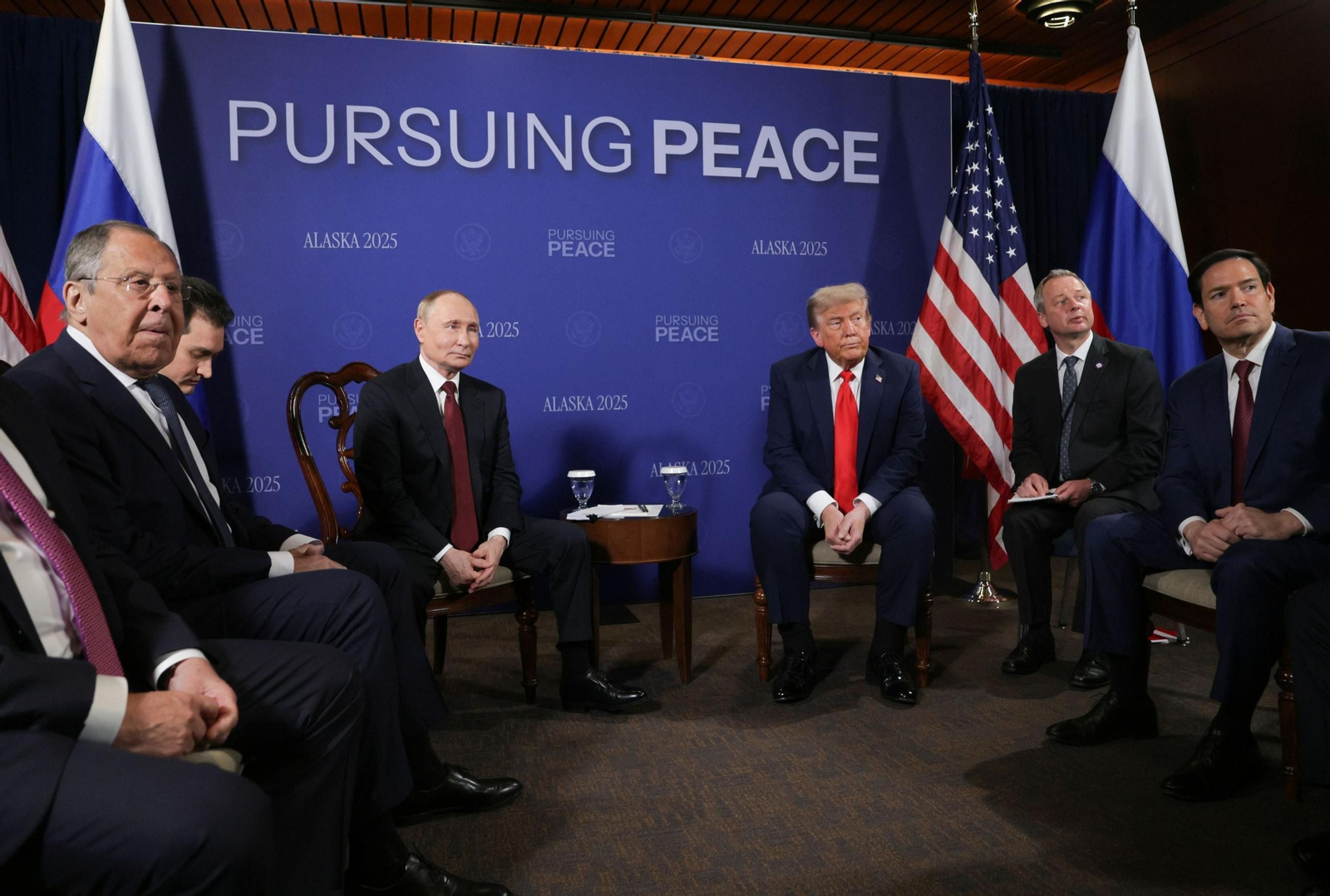 Las imágenes de la reunión de Trump con Putin en Alaska