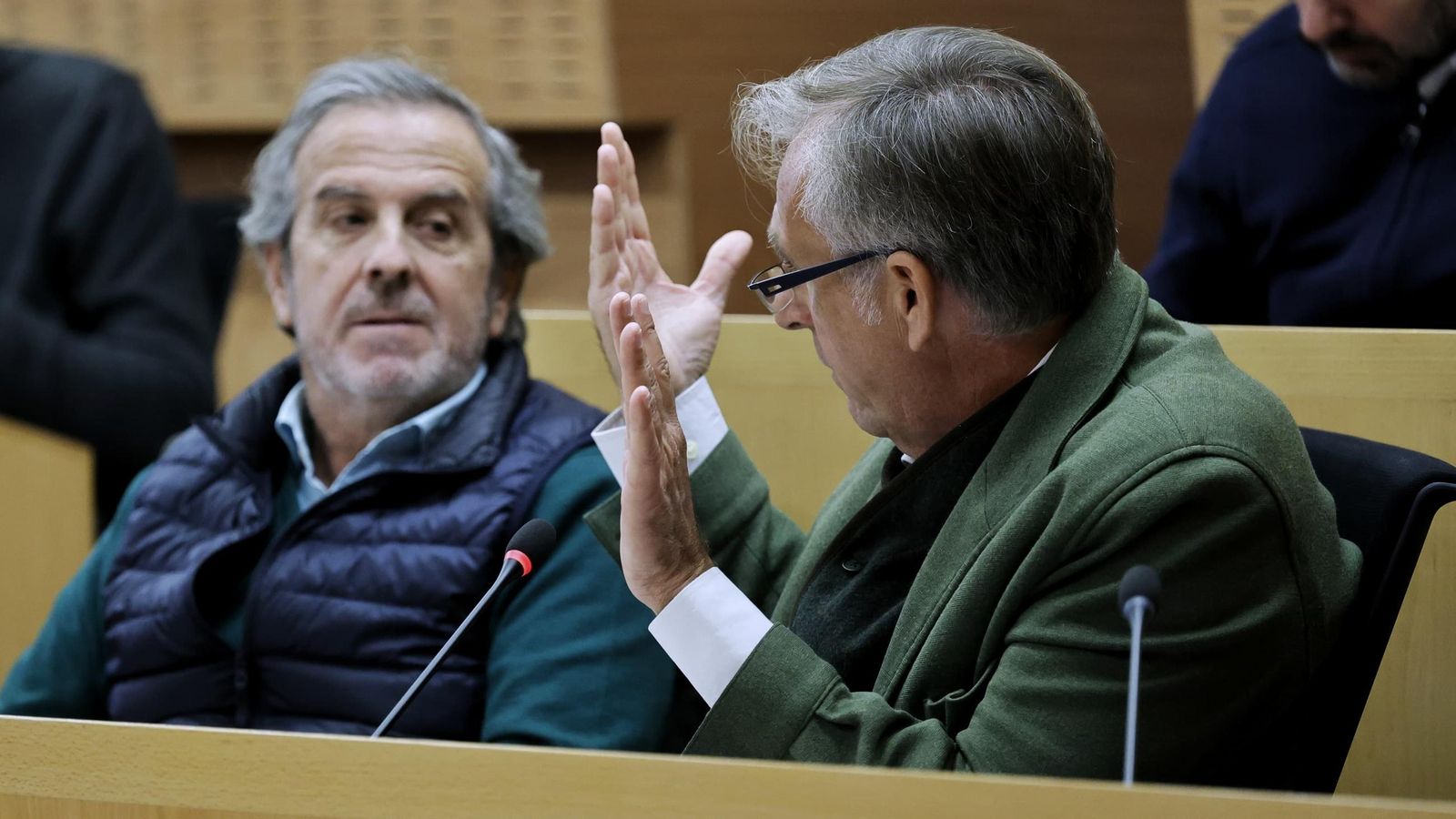 Los ediles de Vox Fito Carreto y José Antonio Gomila, en el último pleno municipal.