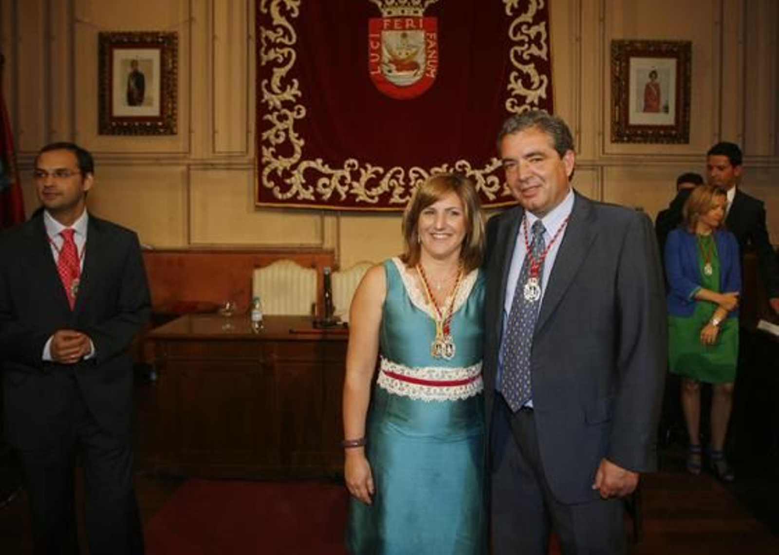 Irene García (PSOE)reedita su mandato al frente del Ayuntamiento de Sanlúcar gracias a la renovación del pacto que firmó con Ciudadanos Independientes de Sanlúcar (CIS)

Foto: Borja Benjumeda