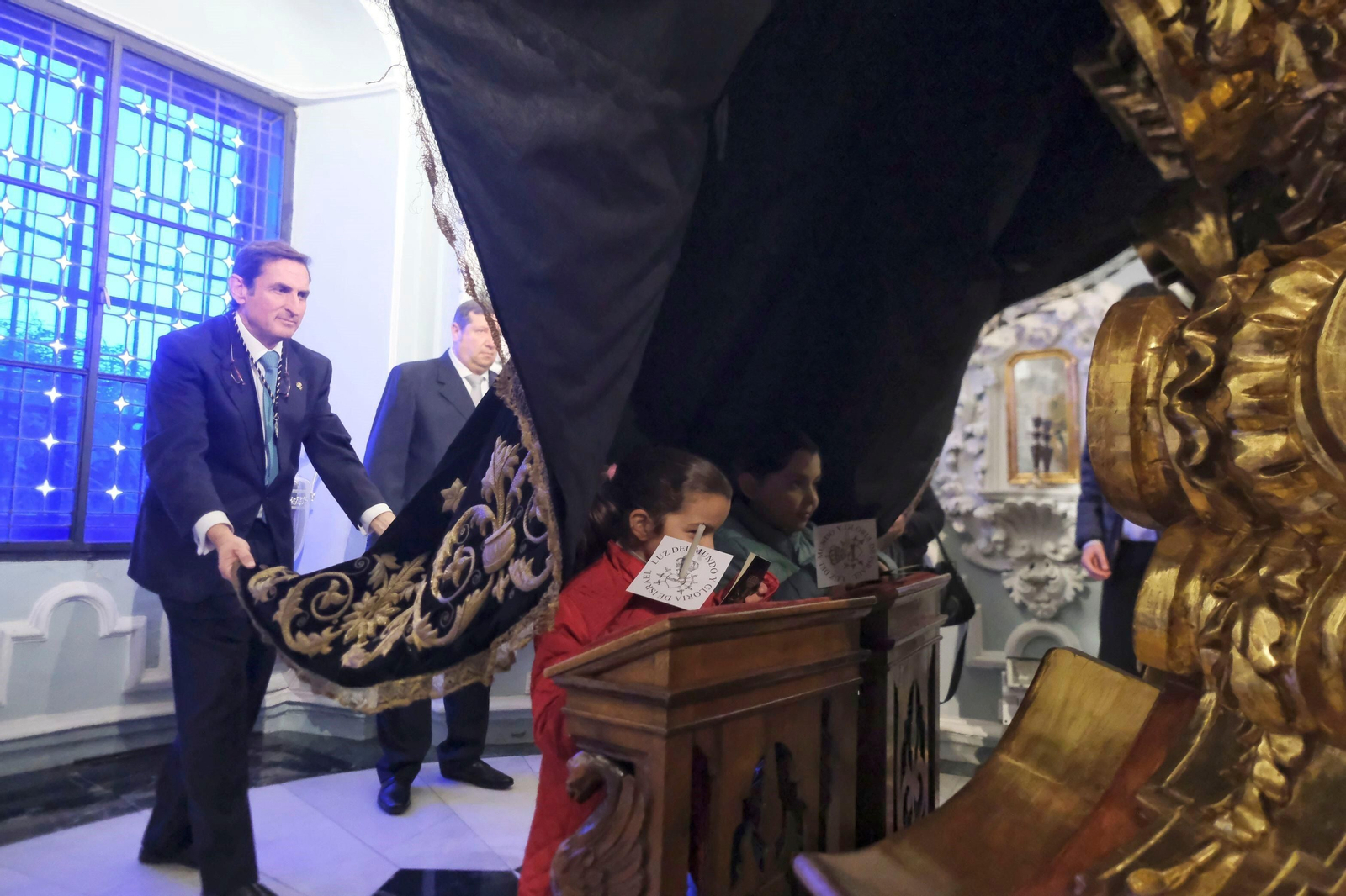La presentación de los niños a la Virgen de los Dolores de Córdoba, en imágenes