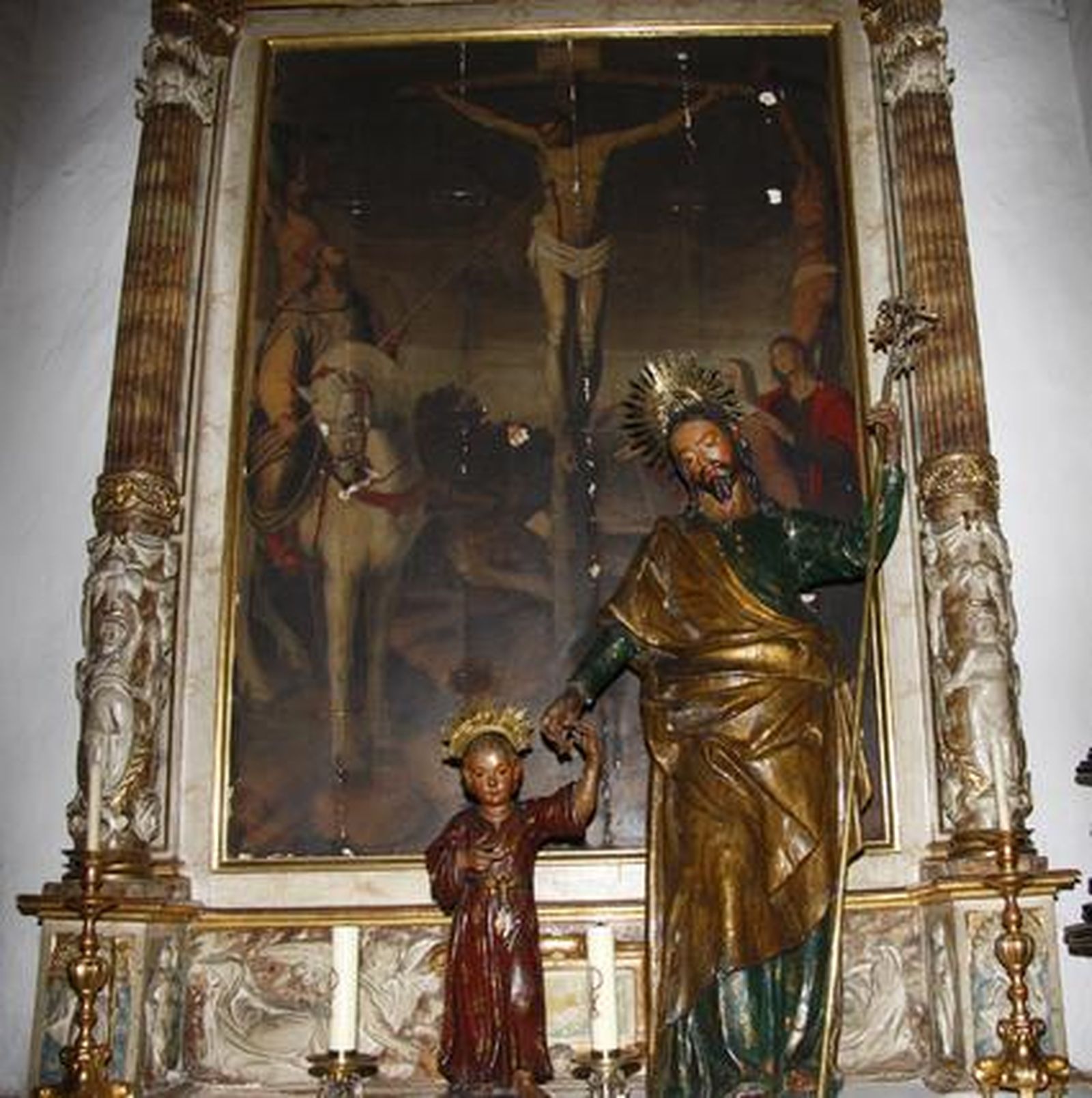 El convento Madre de Dios muestra unos tejados, esculturas, pinturas y muros plagados de desperfectos que demuestran su mal estado de conservación.

Foto: Belén Vargas