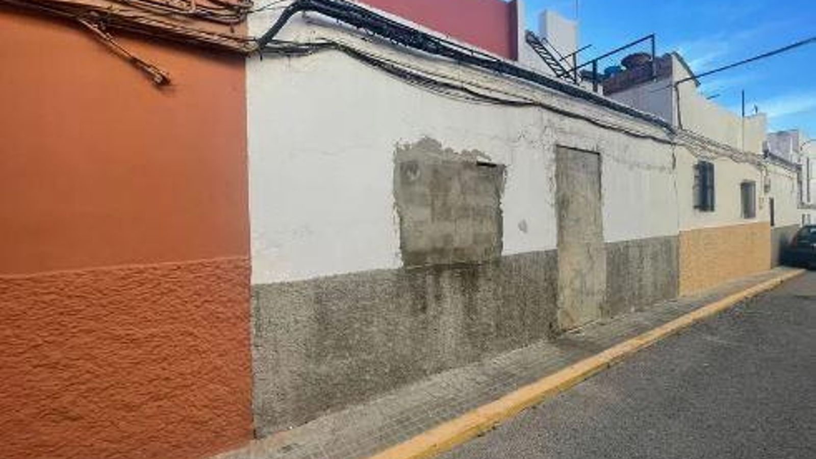 Casa a reformar en la calle Viñas