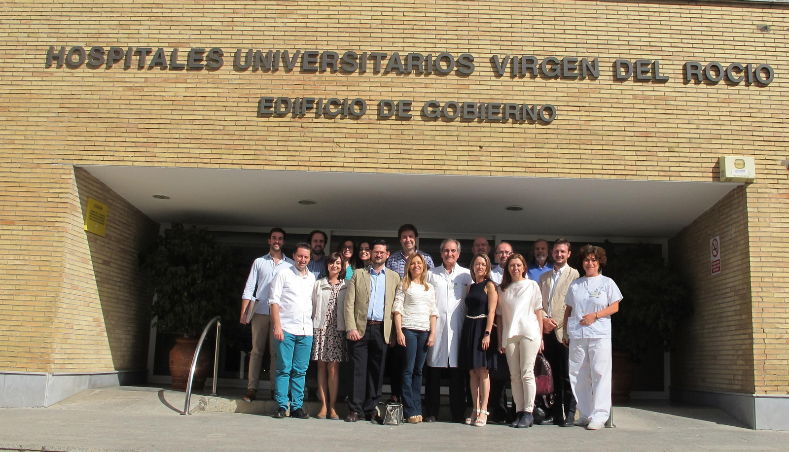 El equipo del servicio de Dermatología del Hospital Virgen del Rocío.