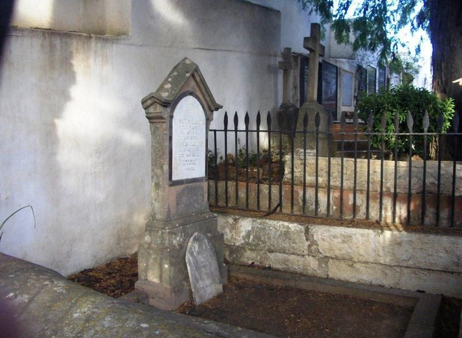 Recorrido por el Cementerio Evangelista Inglés de Linares, entre los más bonitos de España