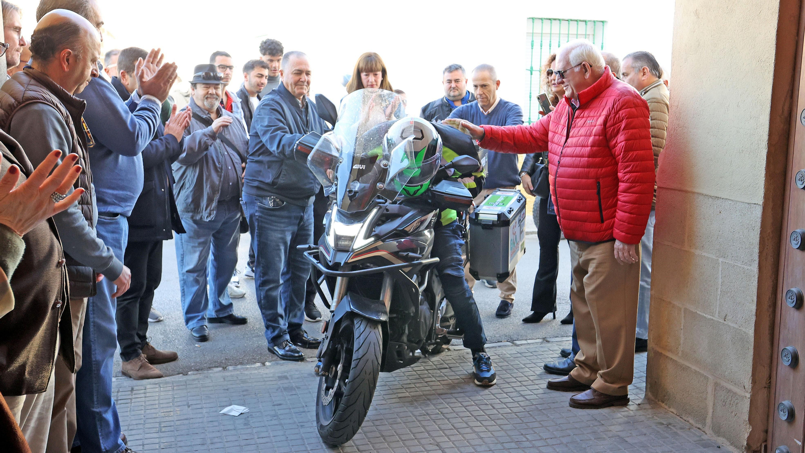 Prudencio Macías, motero enfermo de Esclerosis Múltiple que ha dado la vuelta a España en moto desde Jerez