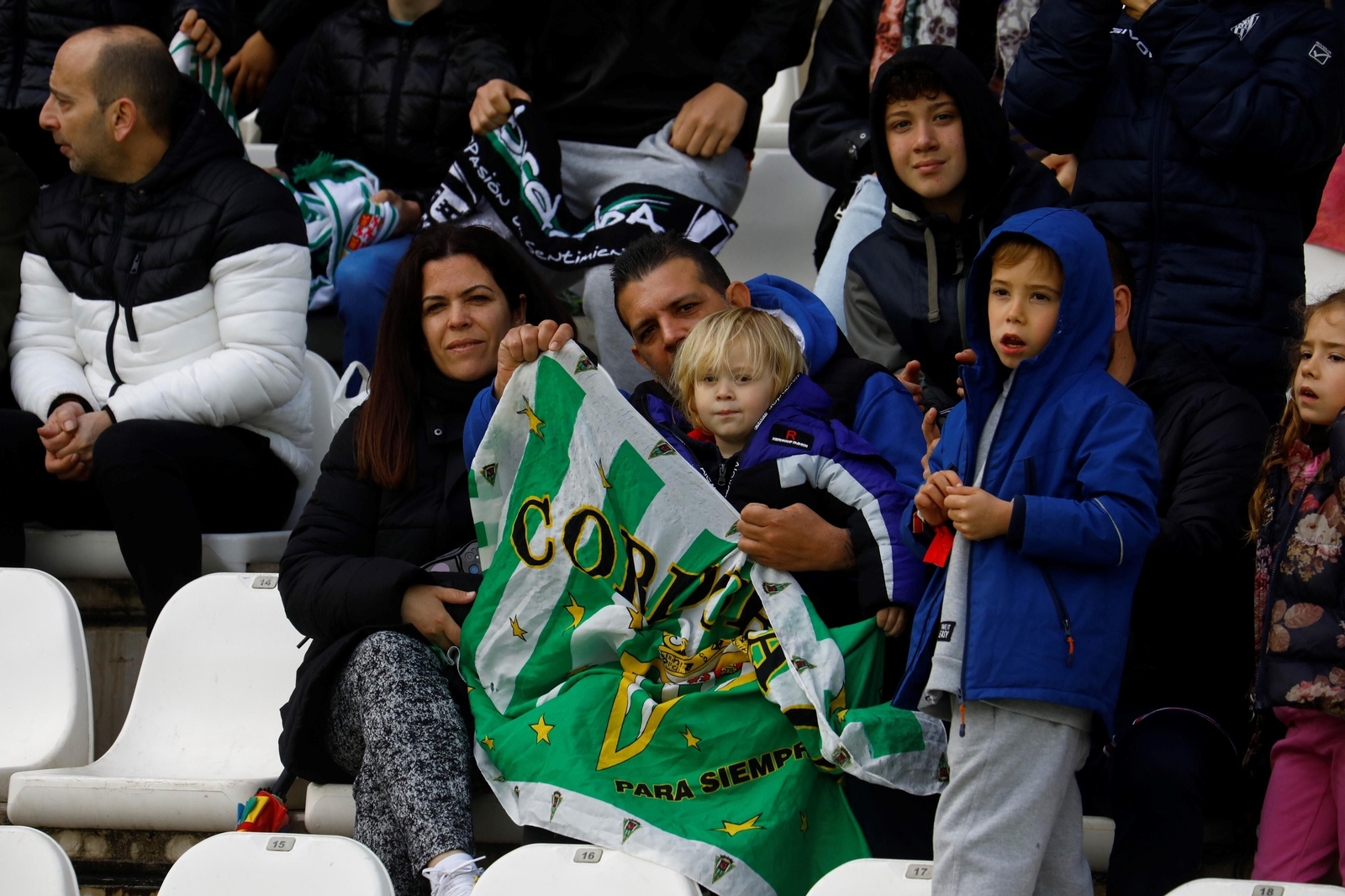 Las mejores fotos del ambiente en el Córdoba CF - Atlético Baleares en El Arcángel