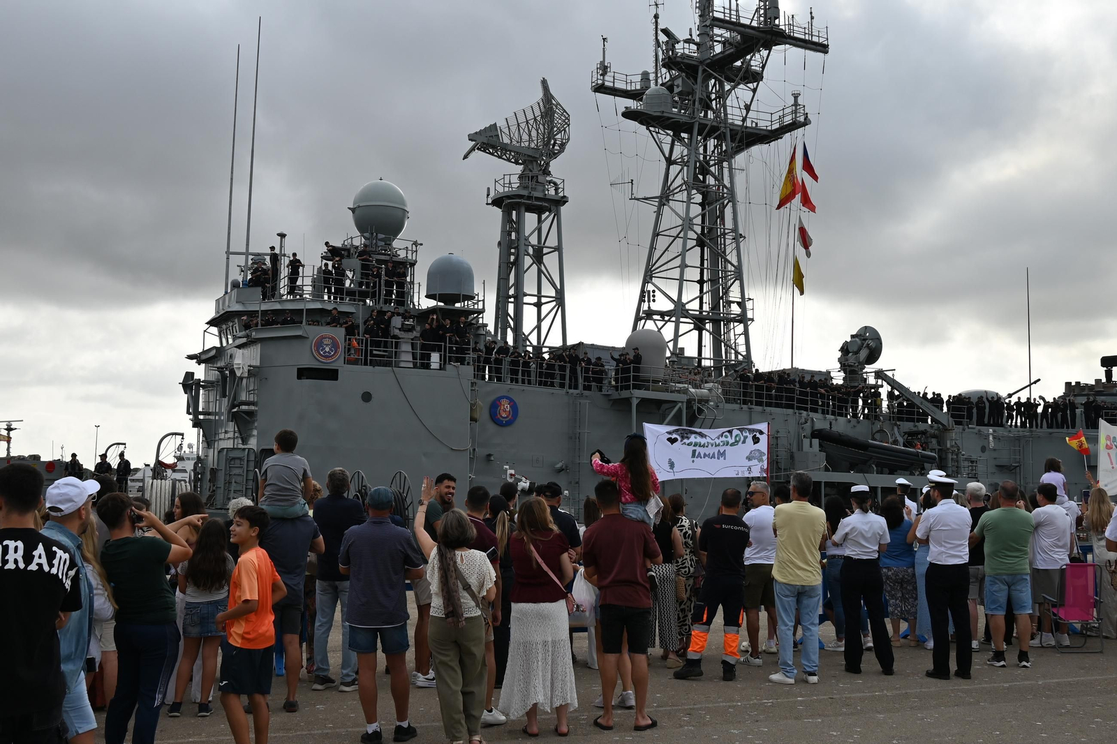 La fragata 'Reina Sofía' llega a la Base de Rota