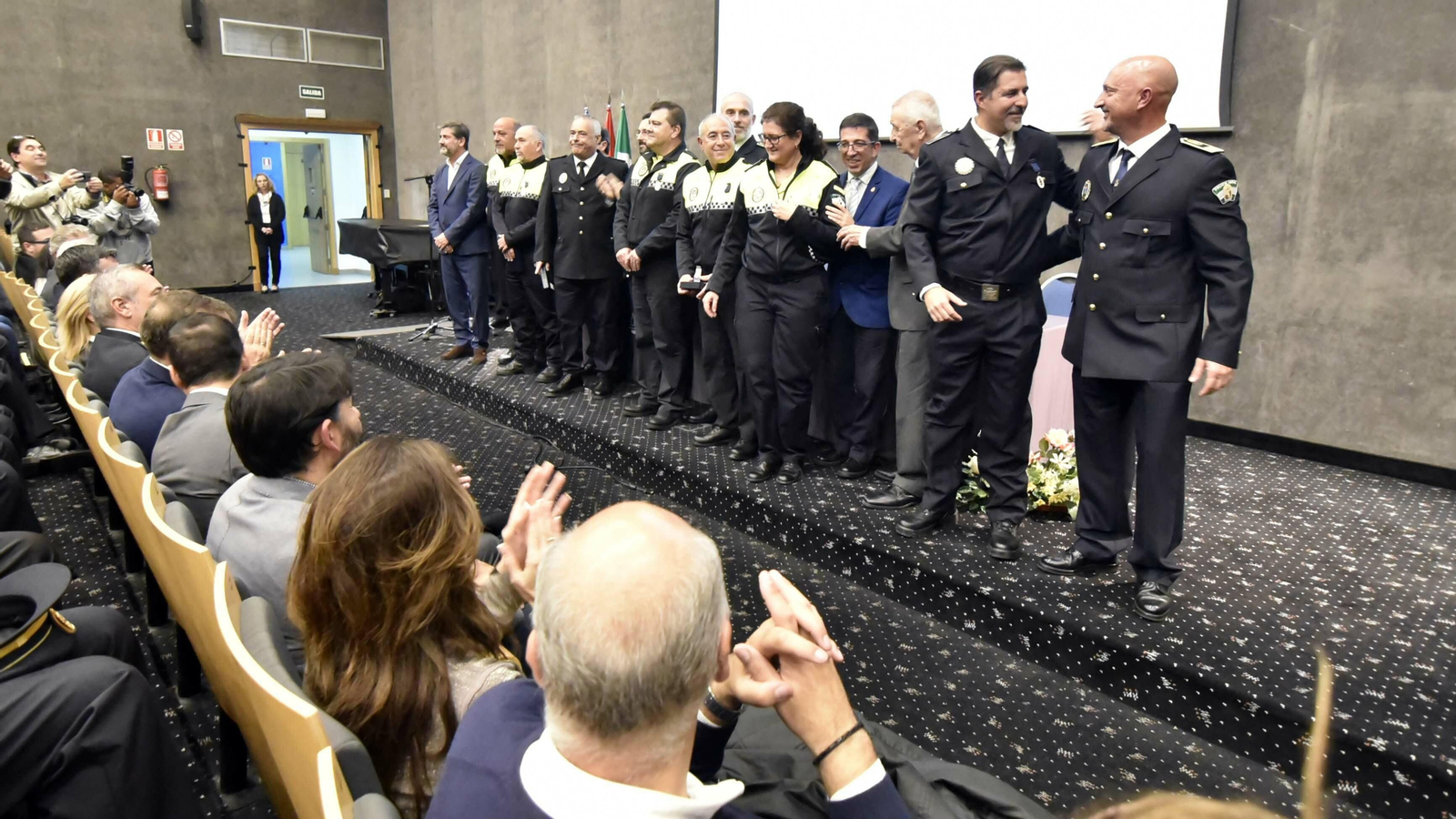 Las fotos de los reconocimientos a la Policía Local de La Línea