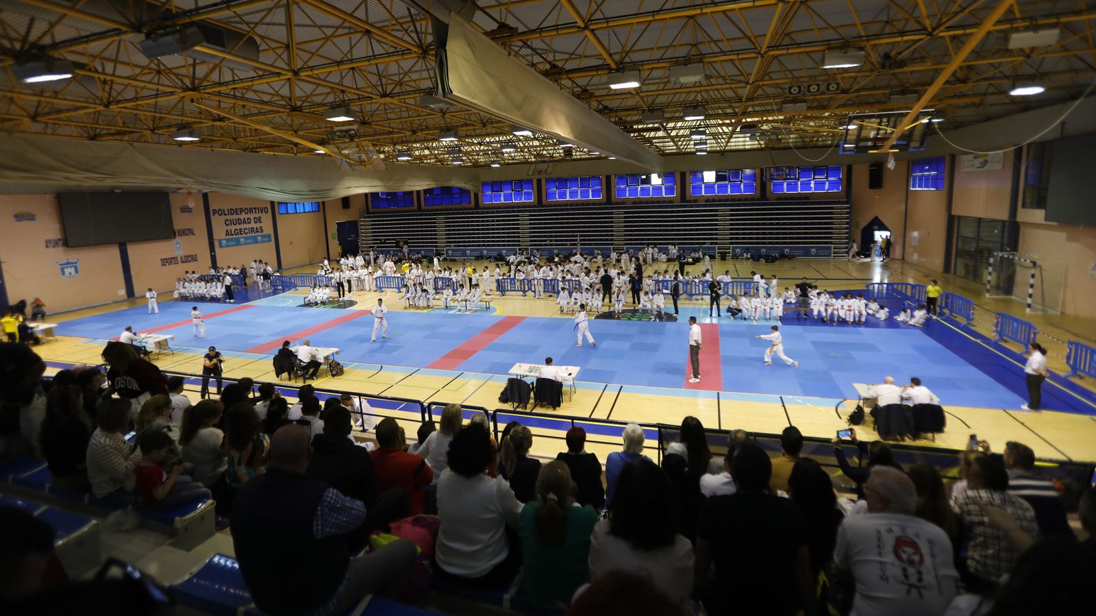 Jornada de torneo base de taekwondo olímpico
