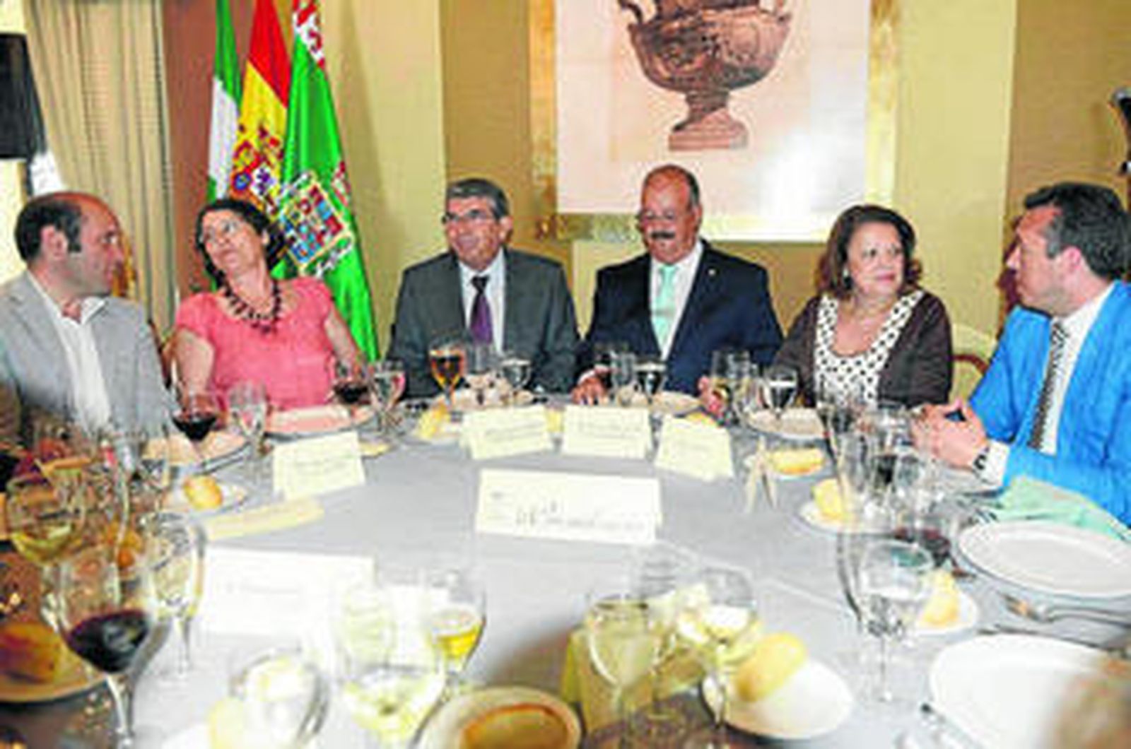 El almuerzo homenaje a Juan Carretero se celebró en el Baluarte de los Mártires.