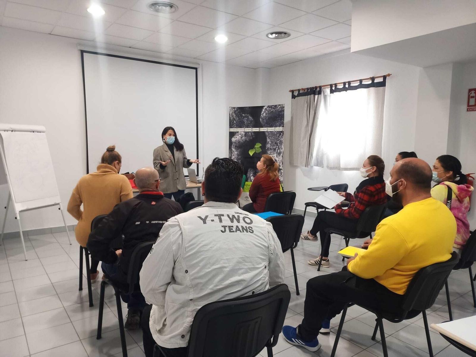 El Centro de la Mujer de Vícar sensibiliza contra la violencia de género en el entorno laboral