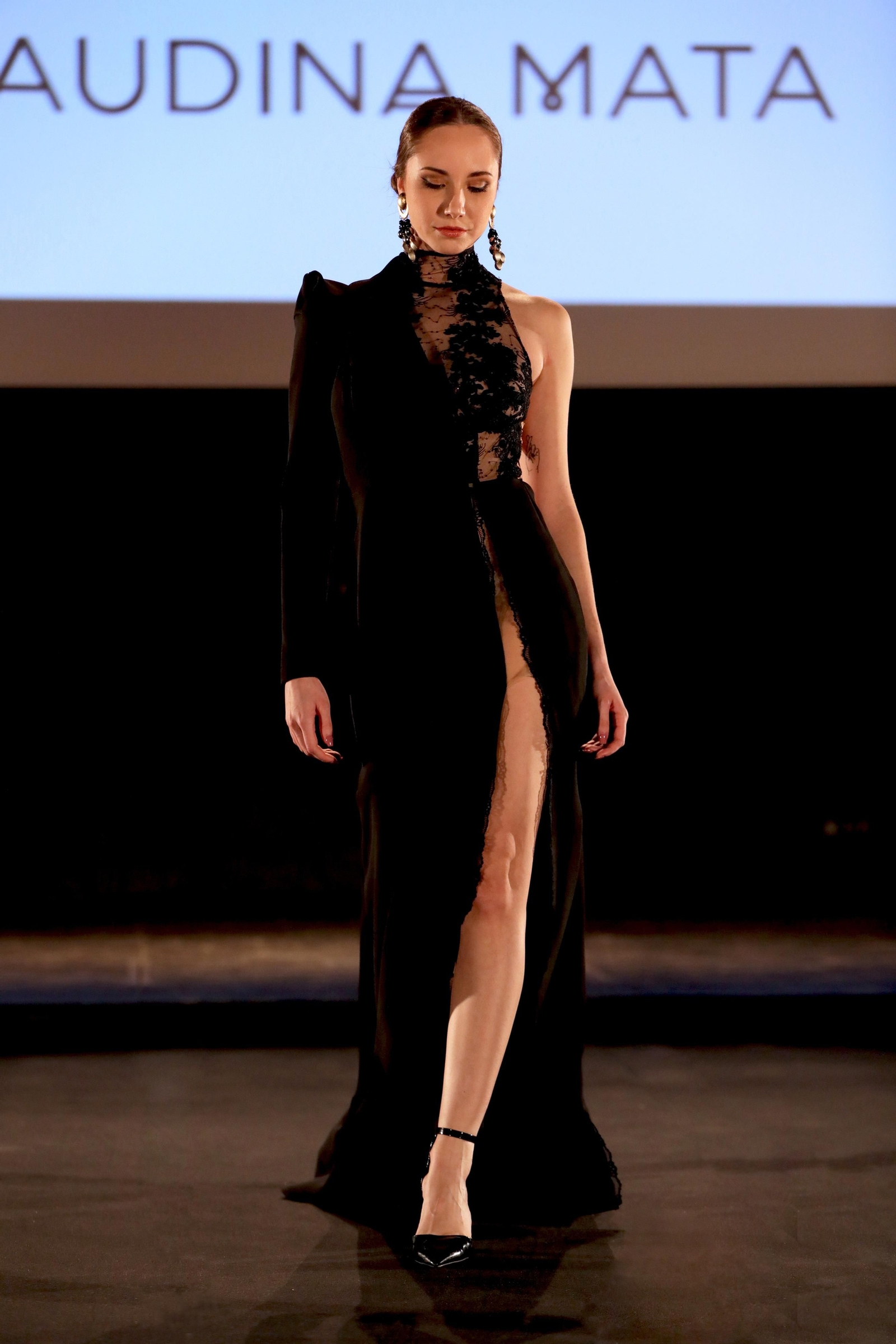 Desfile de Claudia Mata en Pasarela Flamenca Granada