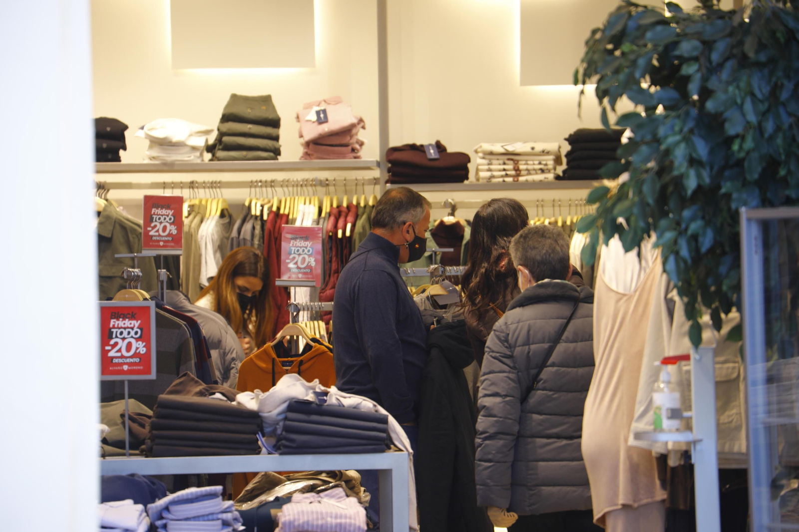 Arranca la jornada de compras navideñas en Córdoba, en imágenes