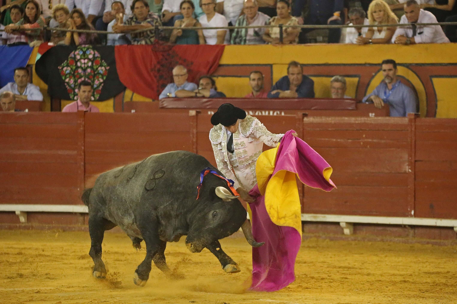 Fotos de la corrida del sábado de la Feria Taurina de Algeciras 2023: Antonio Ferrera, Manuel Escribano y Miguel Ángel Pacheco