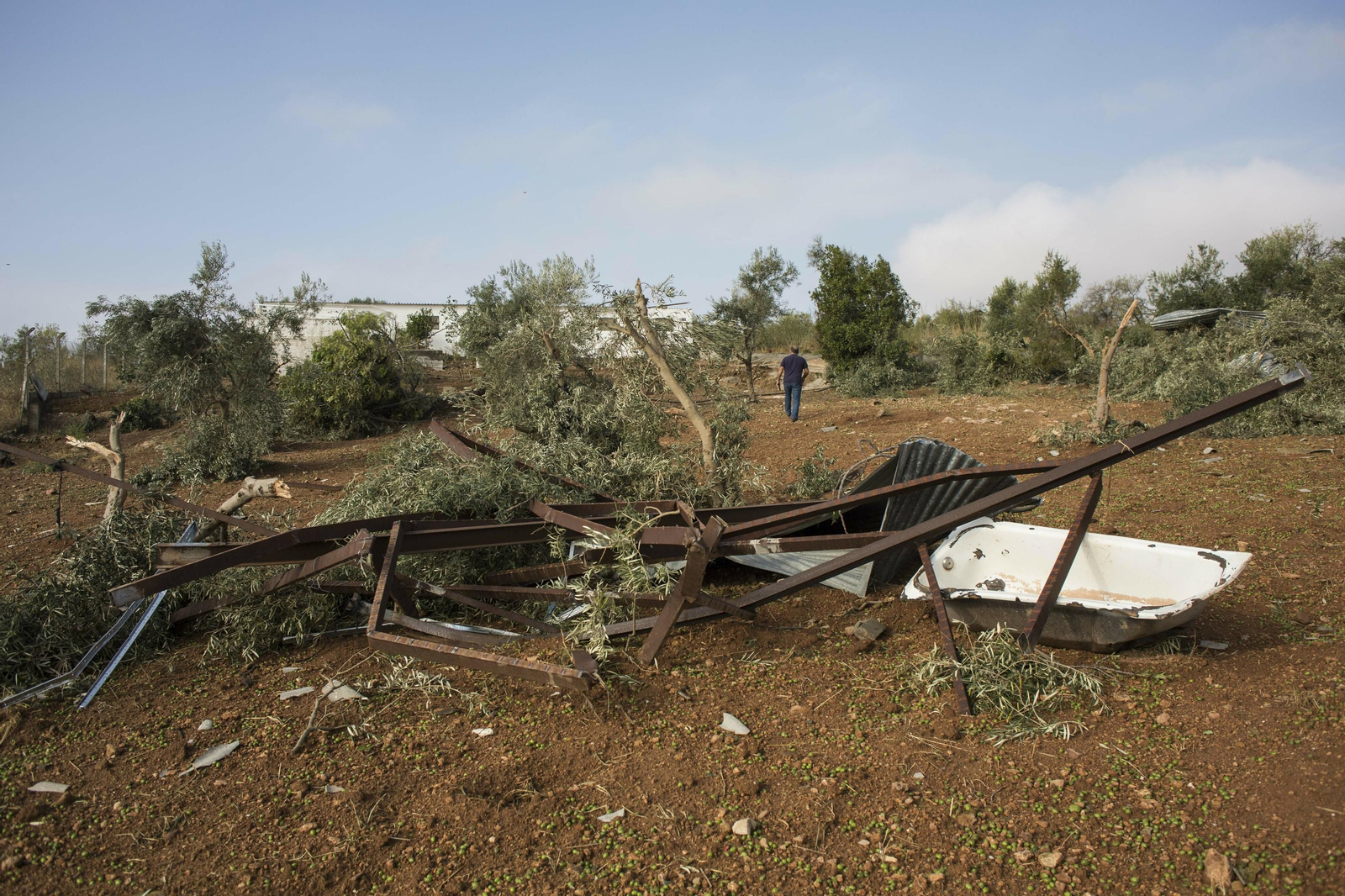 Fotos de los daños causados por los tornados en Campillos