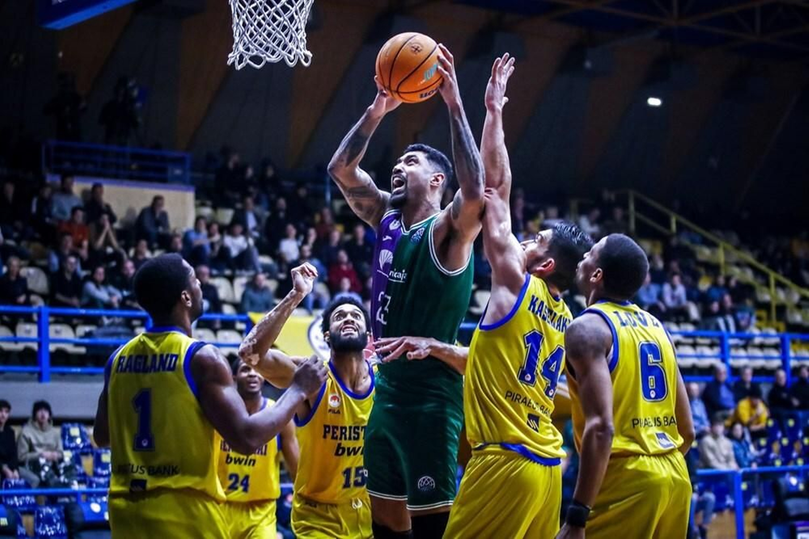 Augusto Lima anota en su regreso a las canchas