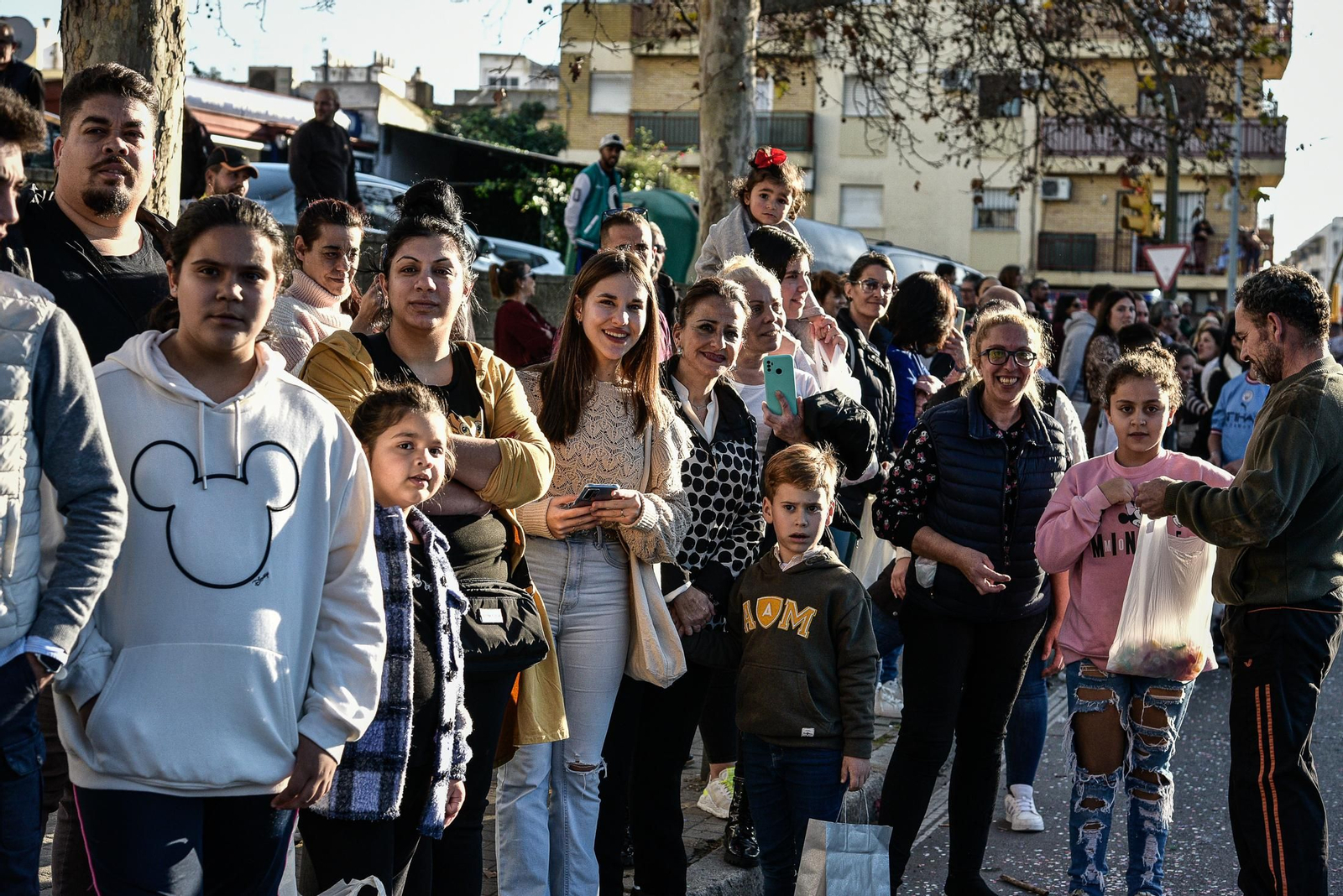 Imágenes del público en las cabalgatas por La Orden, Cardeñas y Las Colonias