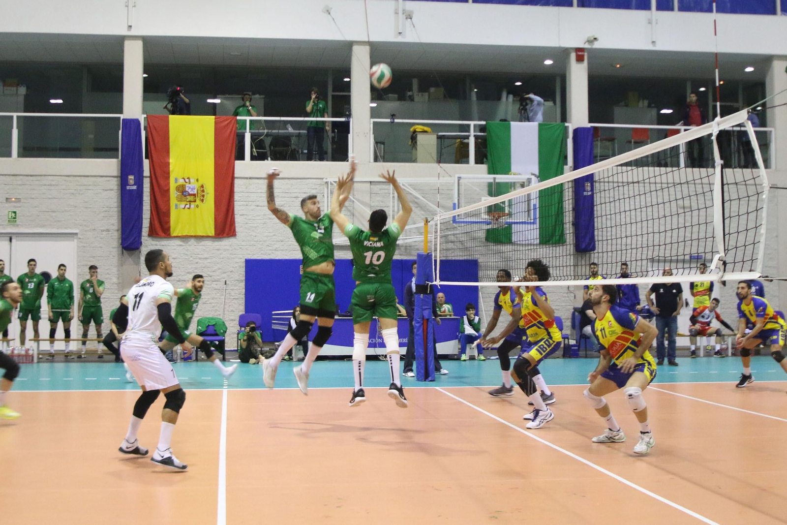 Imágenes del partido de voleibol Unicaja Almería-Ushuaia Ibiza