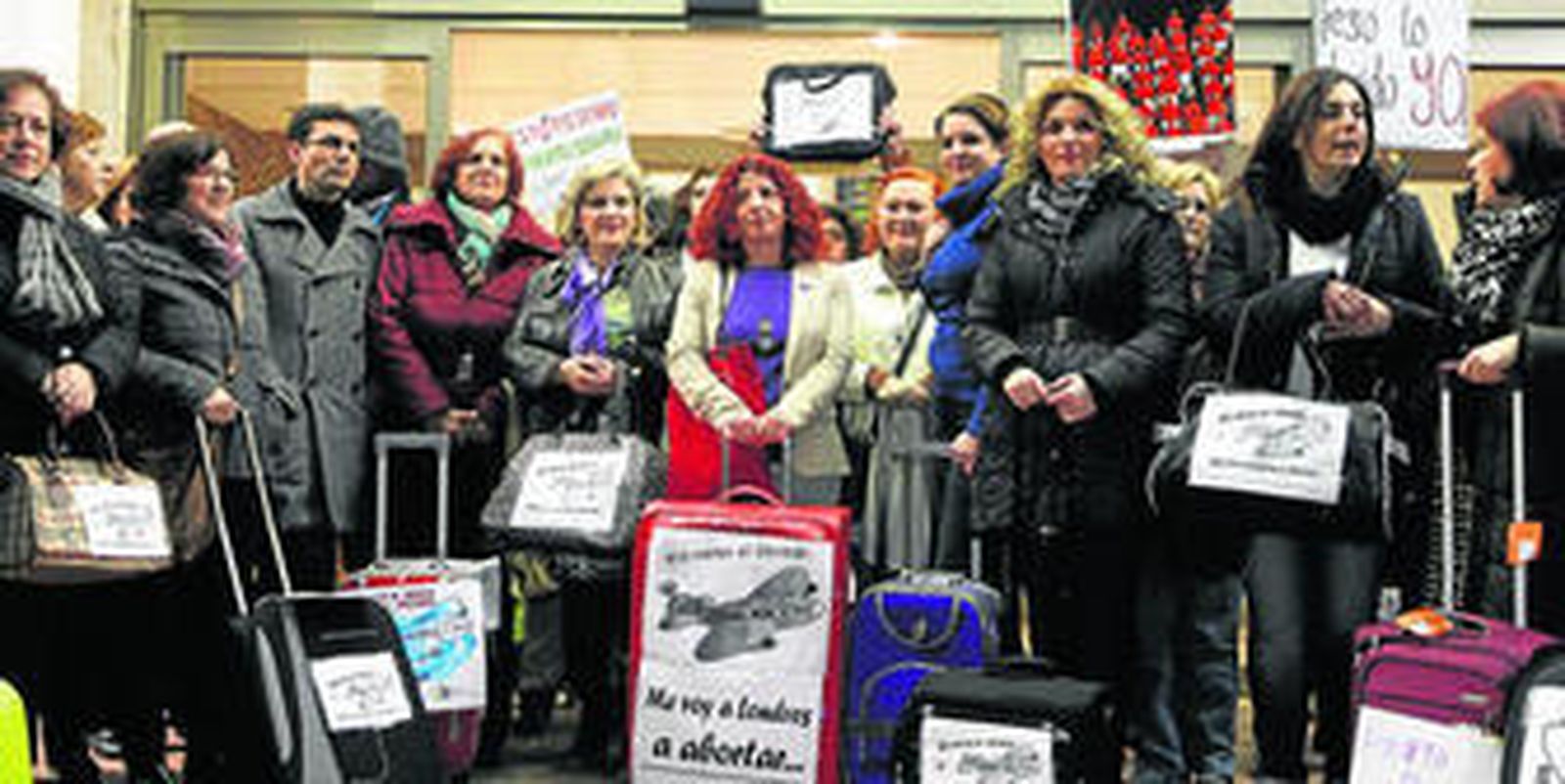 La protesta recreaba un viaje desde el Aeropuerto para poder ir a abortar a otro país.