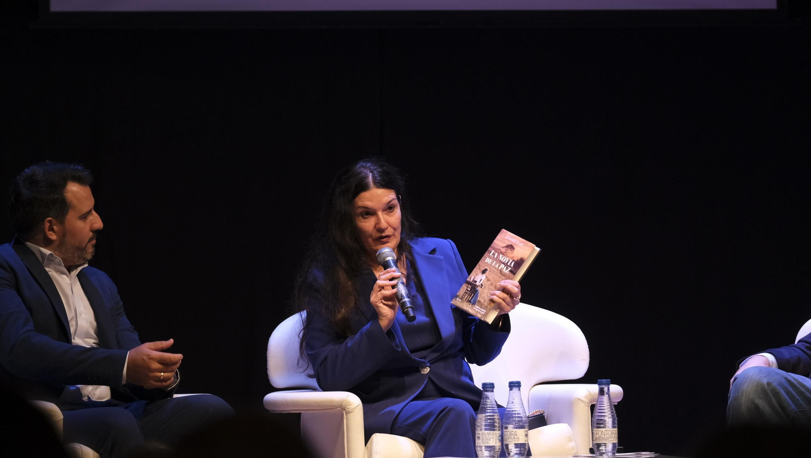 Las imágenes del Diario de los Libros con la escritora Rosario Raro