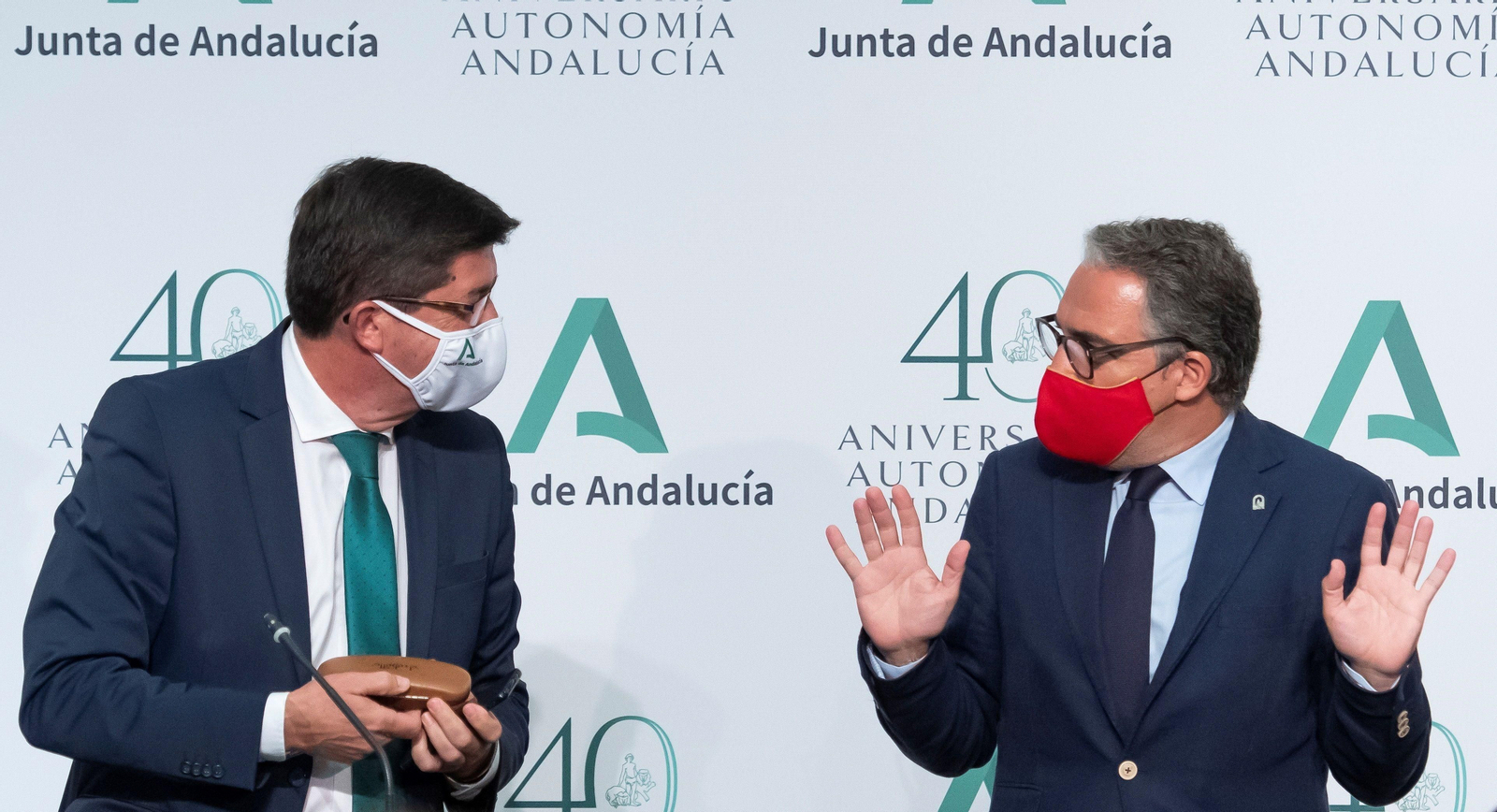 Juan Marín y Elías Bendodo, tras un Consejo de Gobierno.