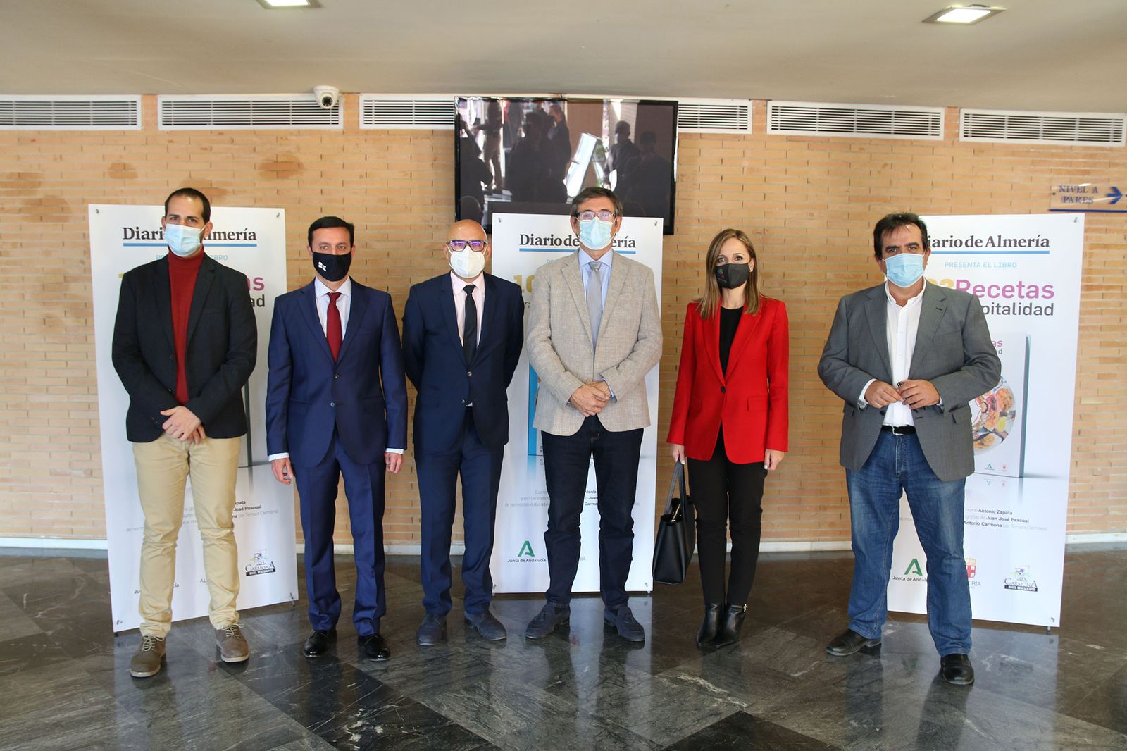 Fotogalería presentación libro '103 Recetas para una Capitalidad'. Almería