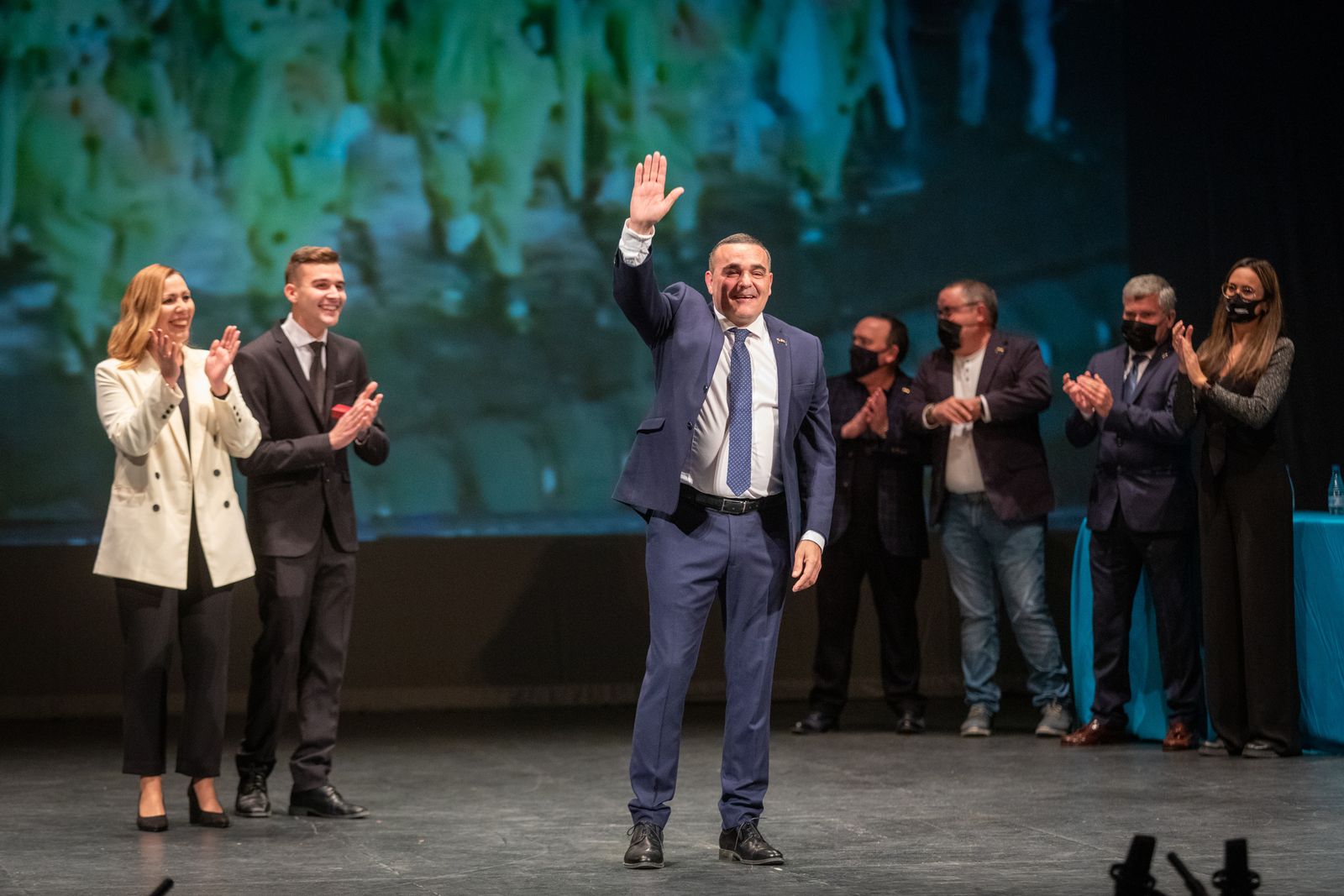 Imágenes de la entrega de los Antifaces de Oro y sorteo del COAC 2022