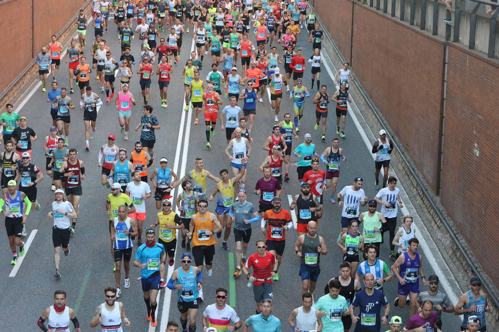 Búscate en la Zurich maratón de Sevilla